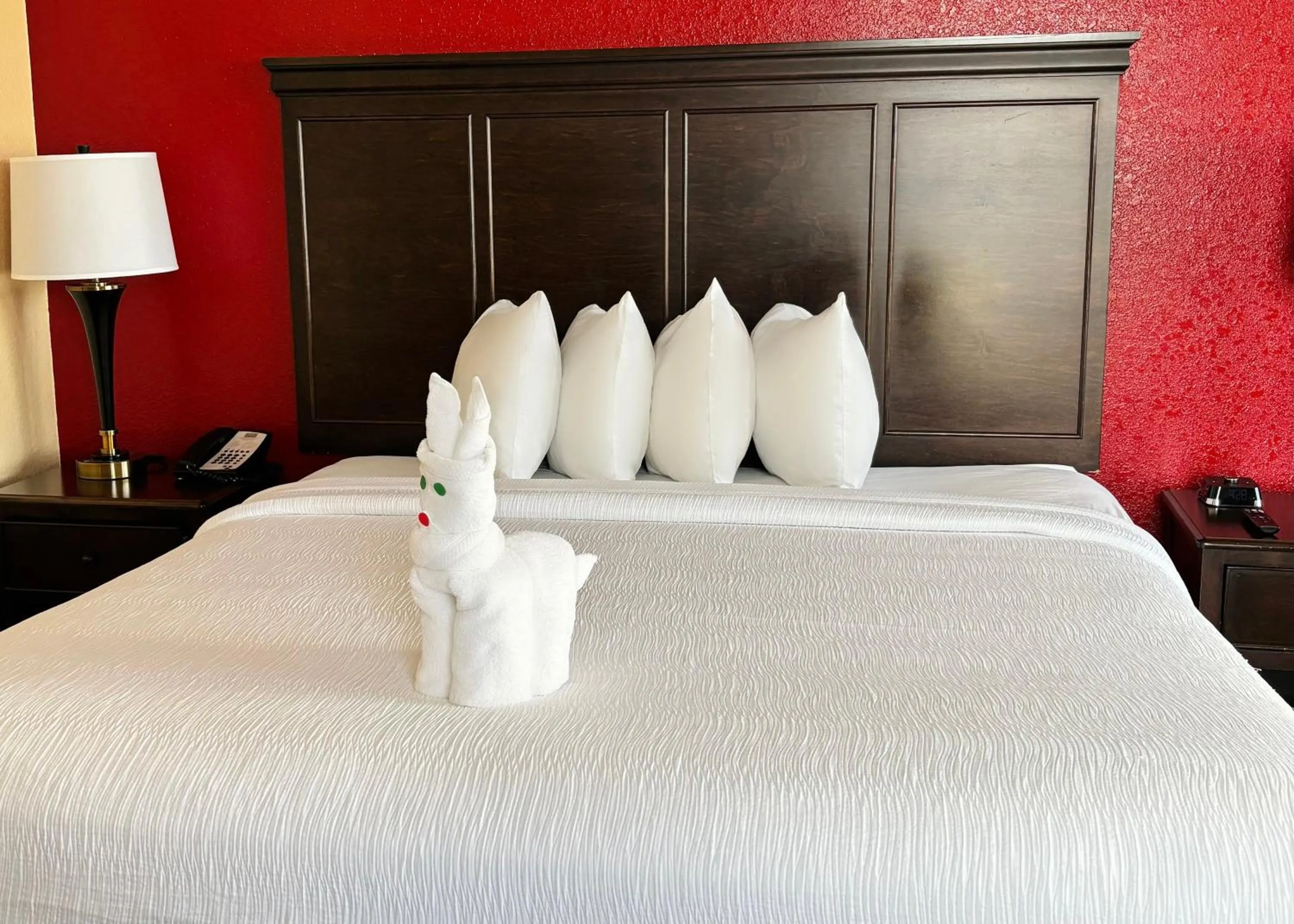 Bed in Pier House 60 Clearwater Beach Marina Hotel