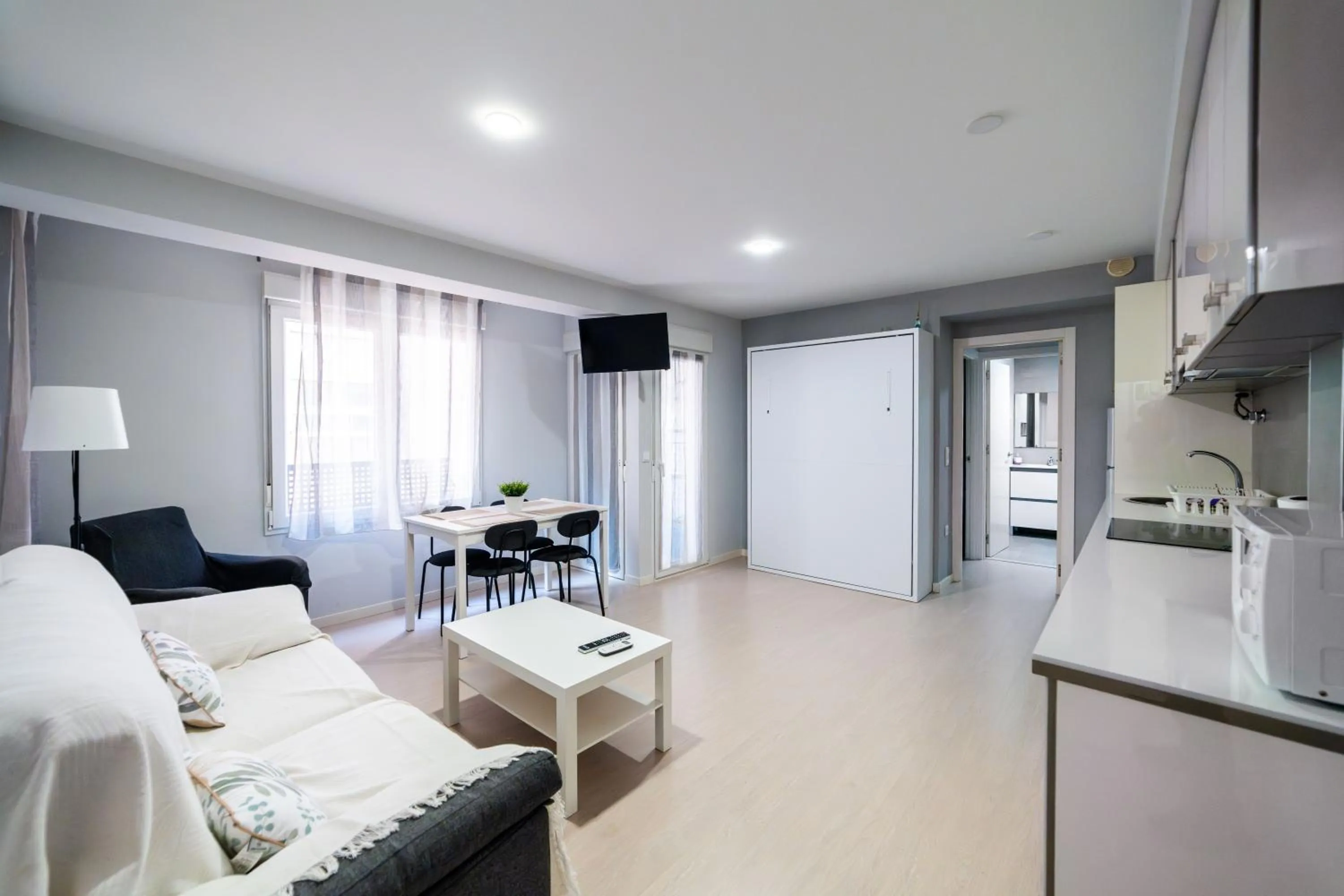 Dining area in Hotel Quatre Llunes