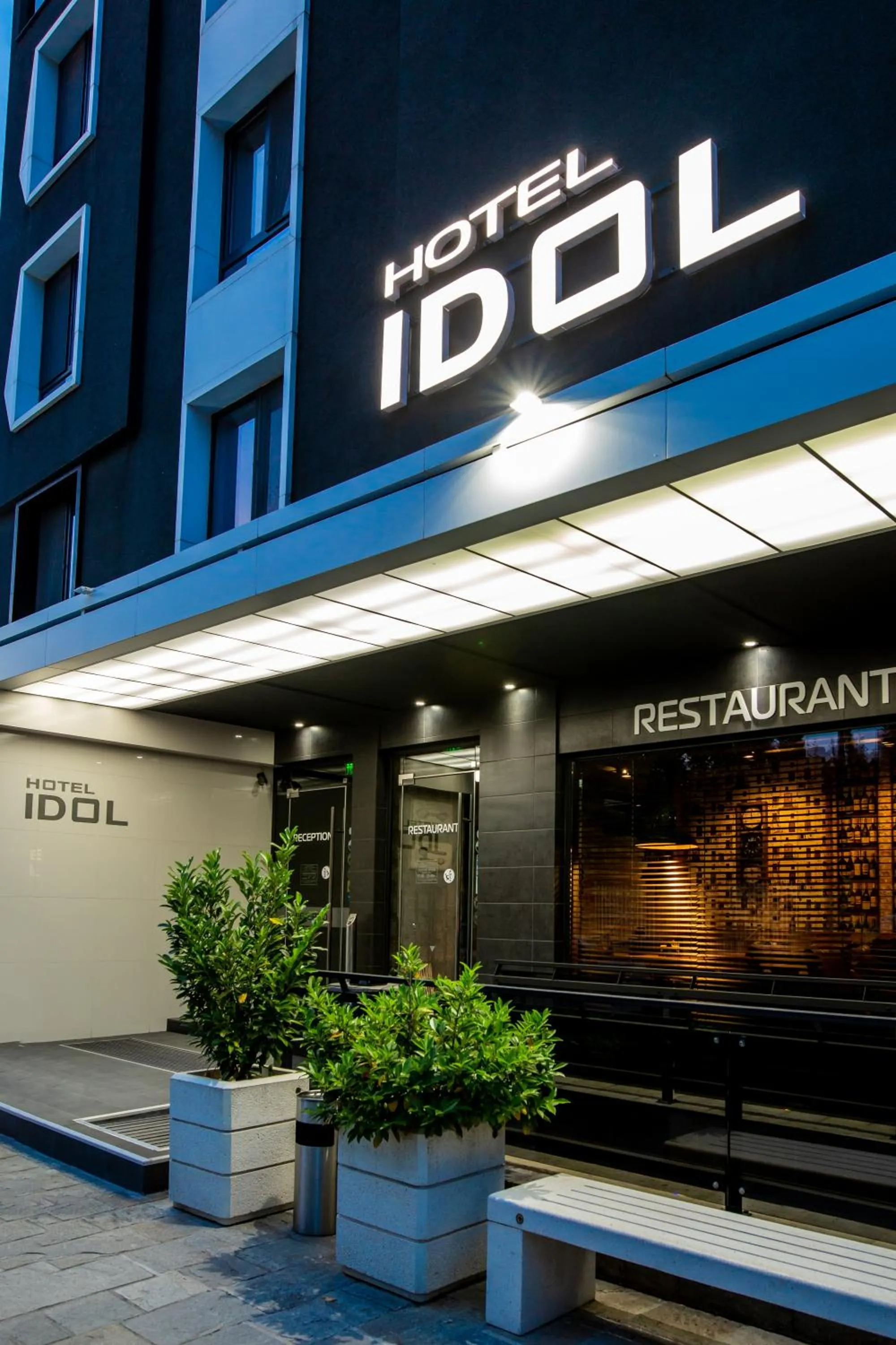 Facade/entrance in Hotel Idol