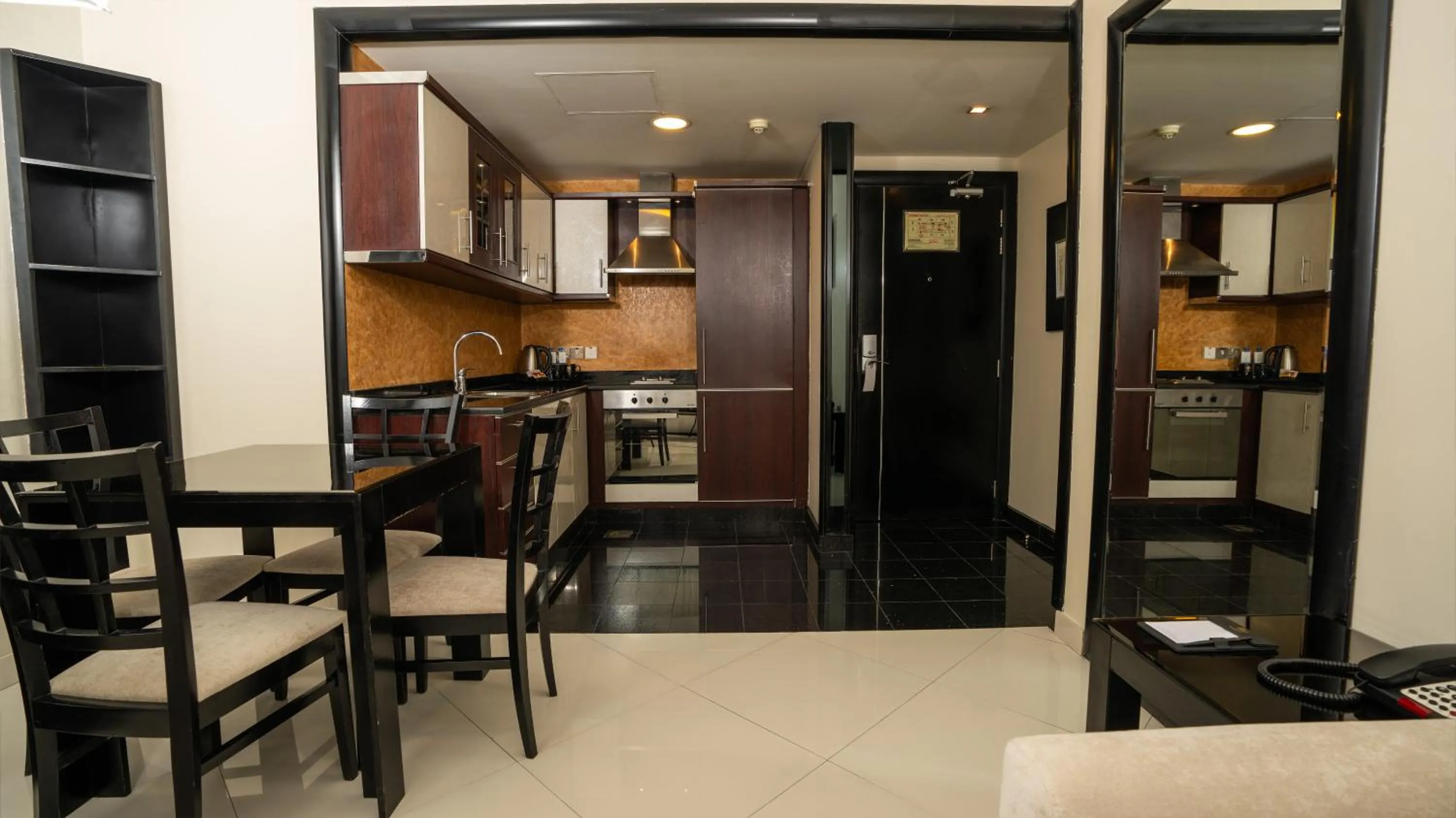 Kitchen or kitchenette in Royal Grand Suite Hotel