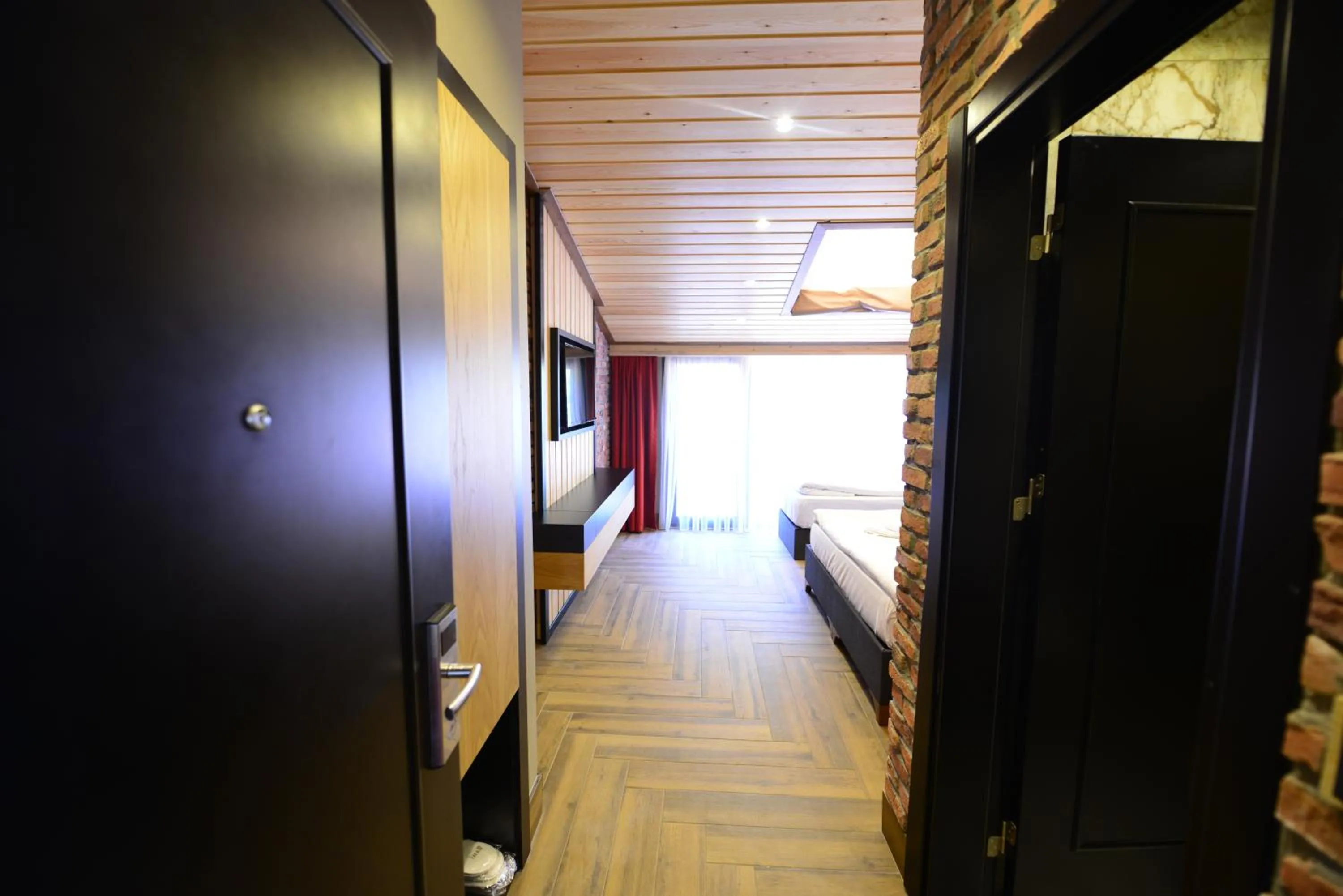 wardrobe in Inanlar Deluxe Hotel & Bungalow