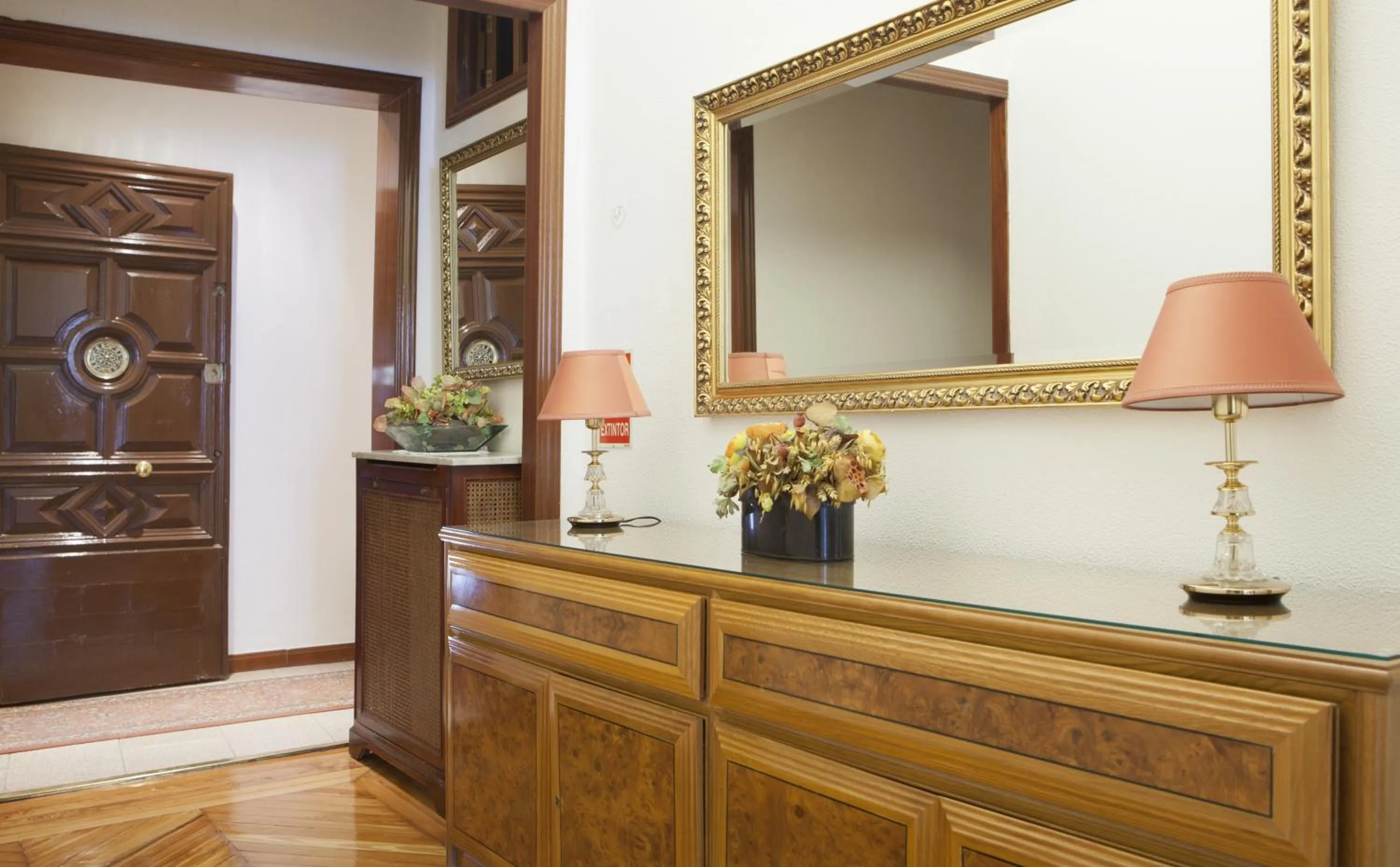 Decorative detail in Hostal Los Alpes