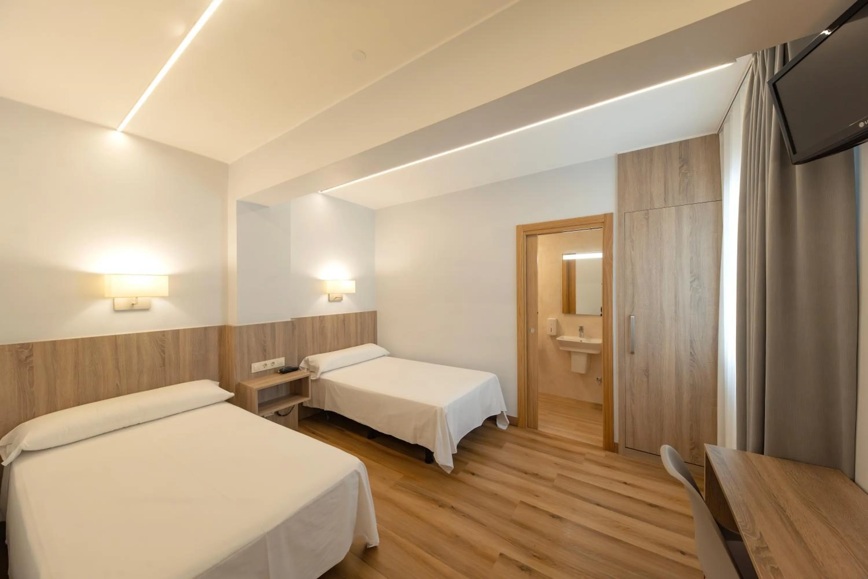 Photo of the whole room, Bed in Hotel Pantón