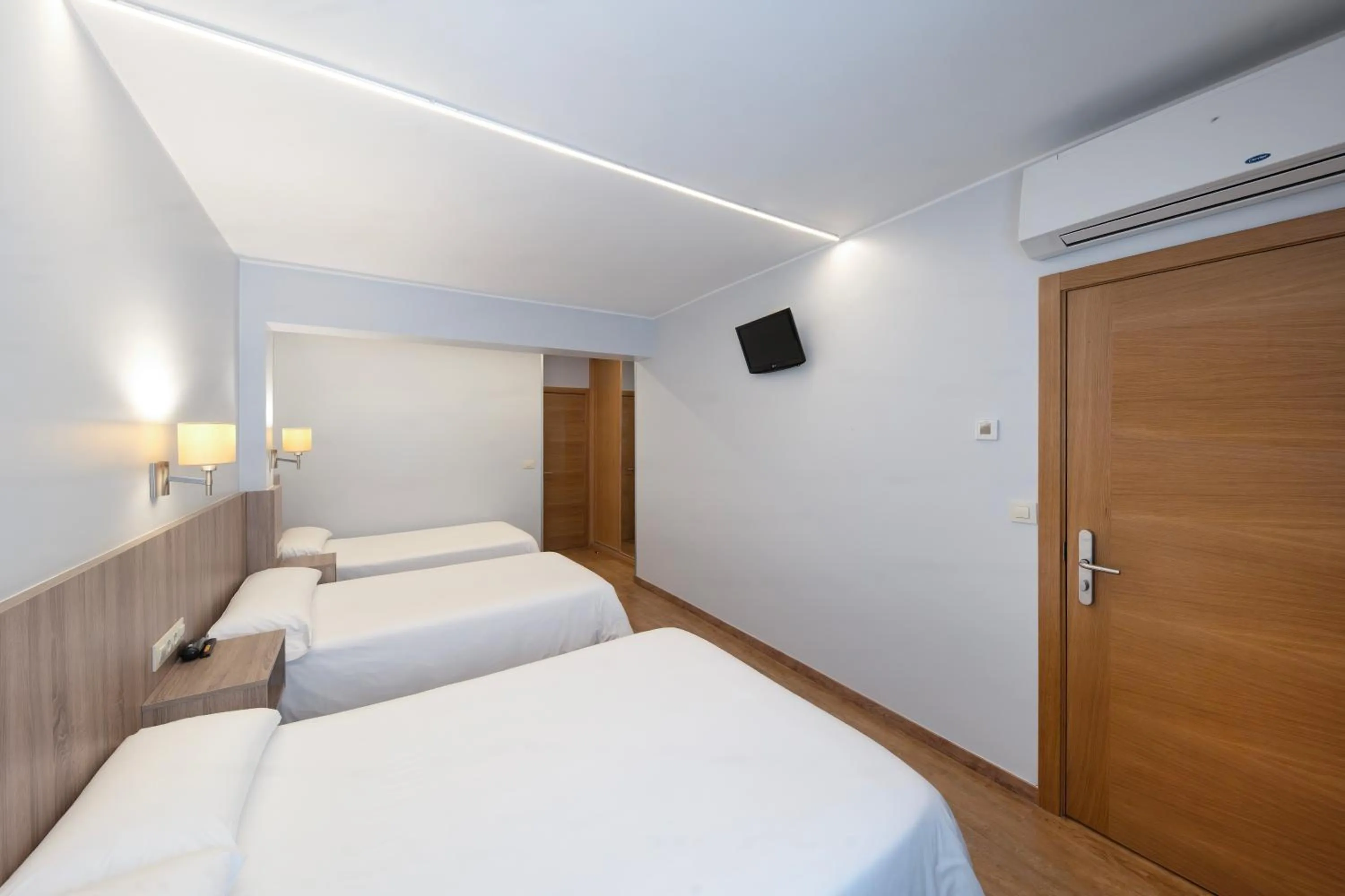 Photo of the whole room, Bed in Hotel Pantón