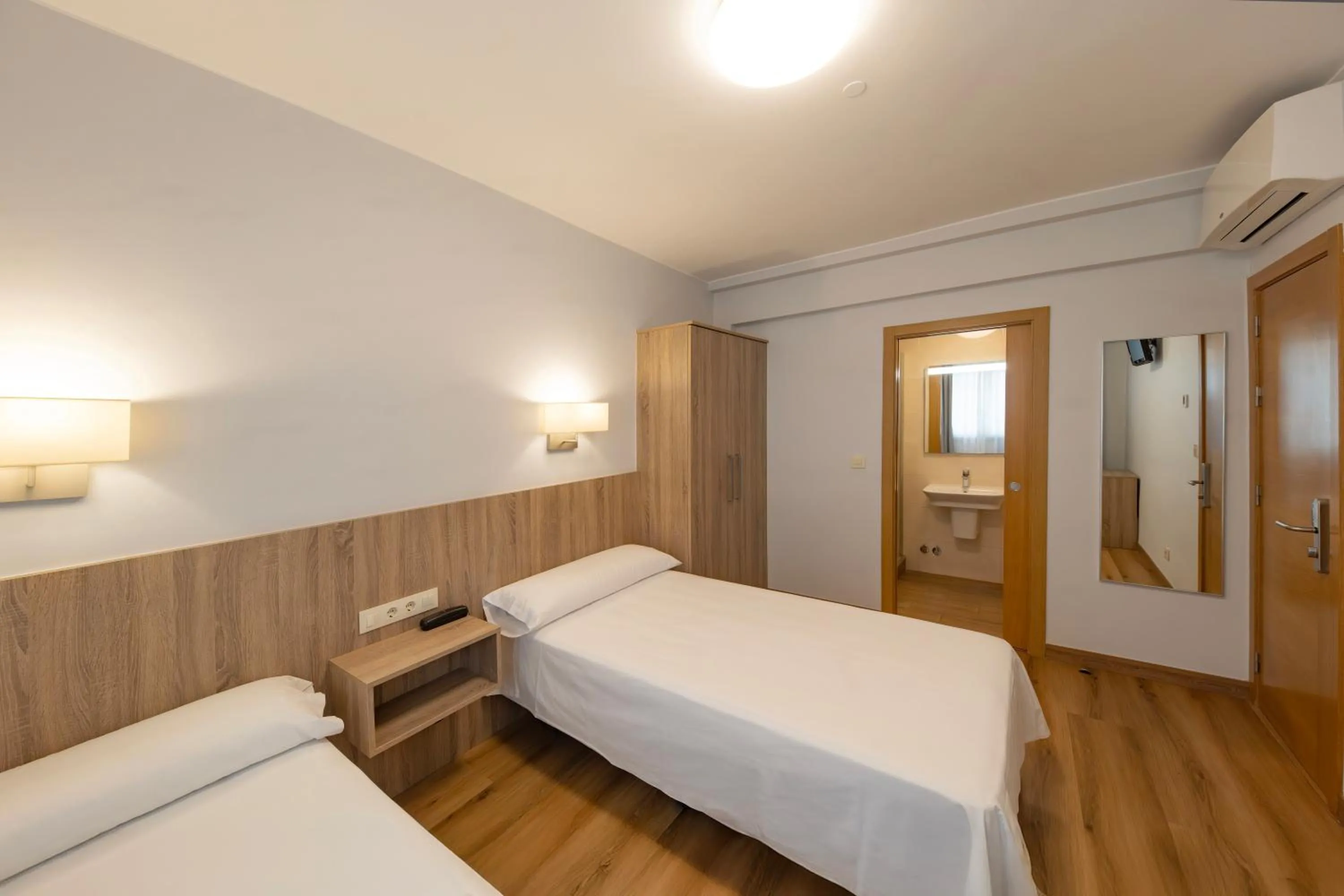 Photo of the whole room, Bed in Hotel Pantón