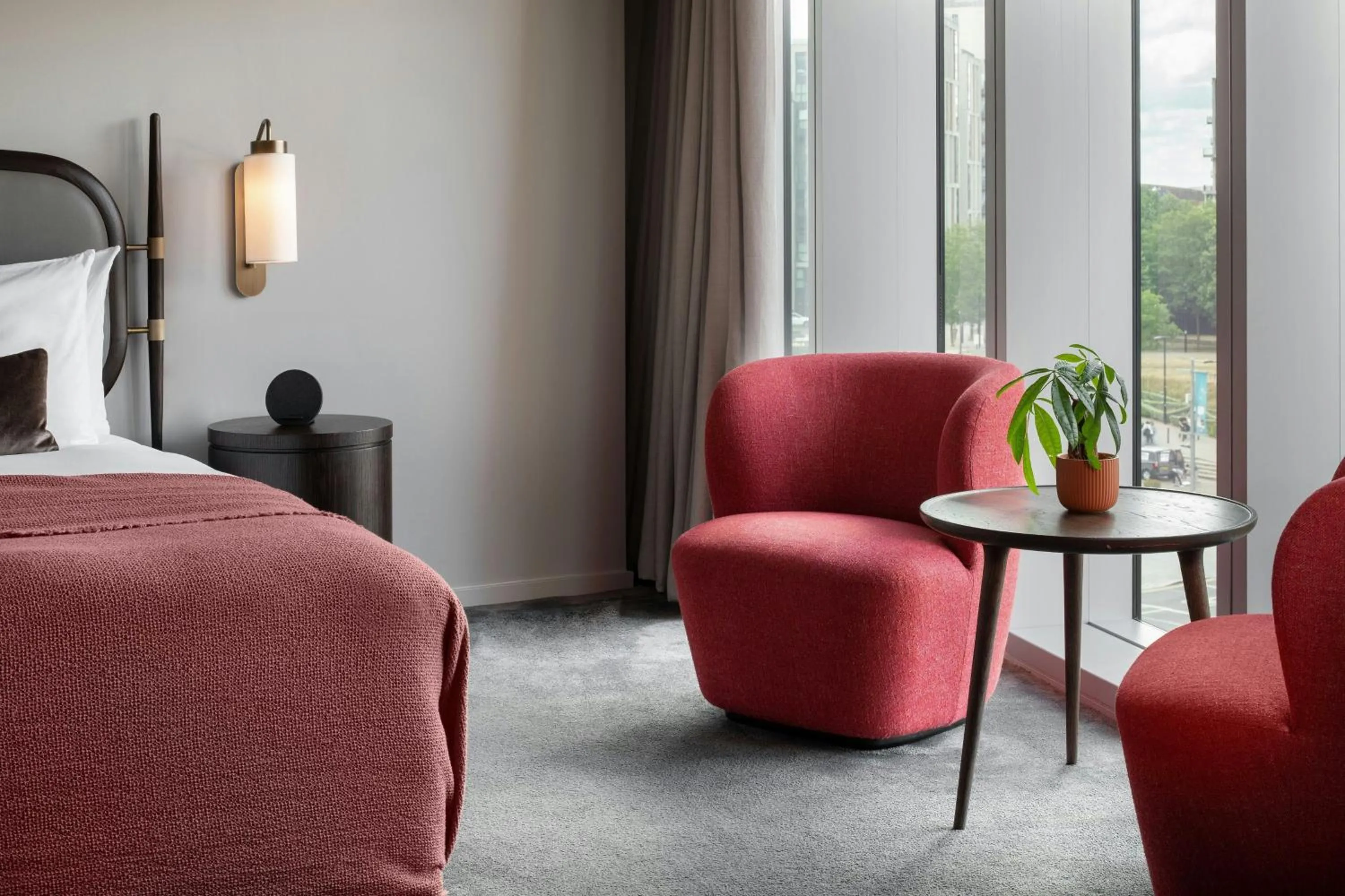 Photo of the whole room in The Stratford, Autograph Collection