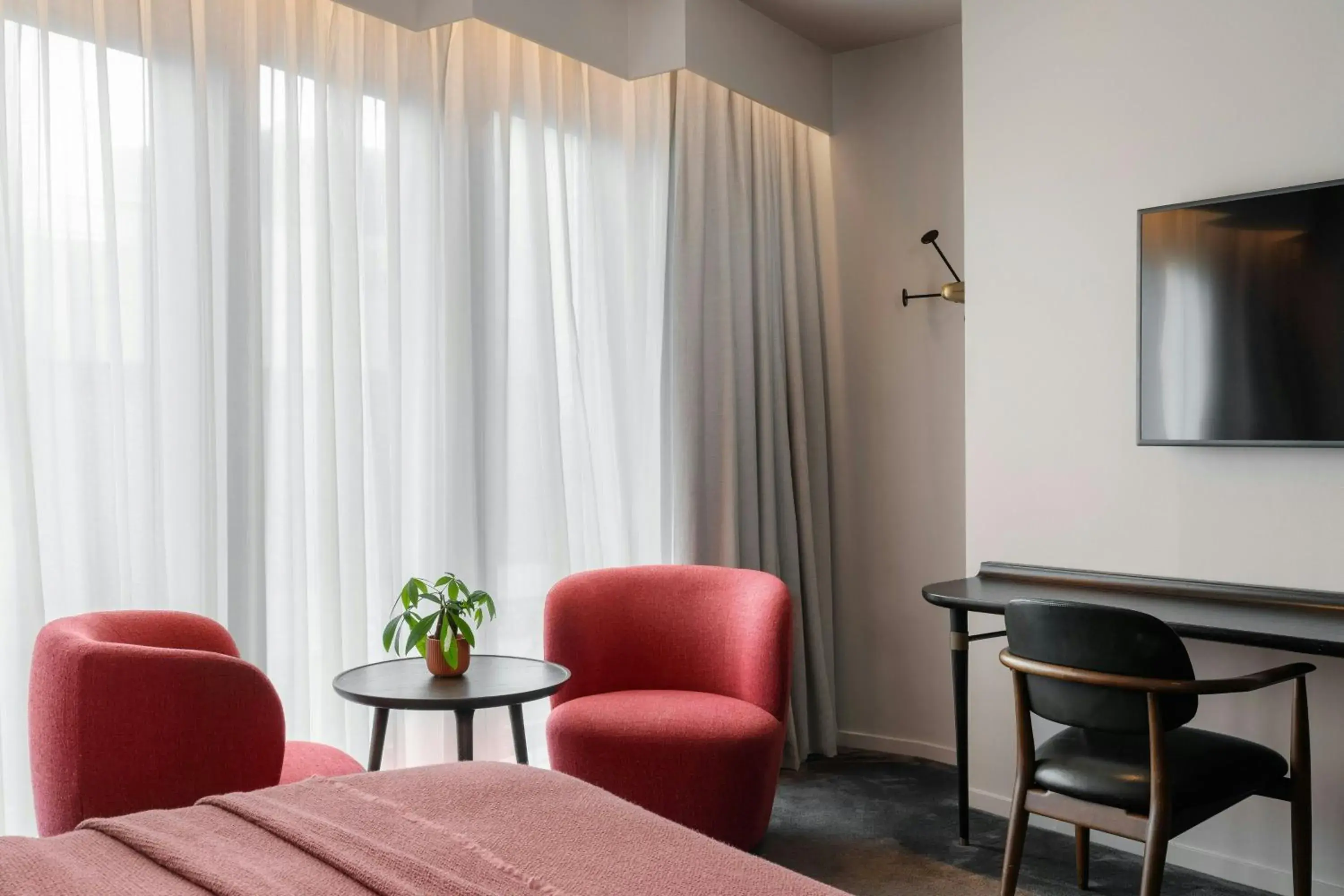 Deluxe King Room with City View in The Stratford, Autograph Collection Deluxe King Room with City View in The Stratford, Autograph Collection