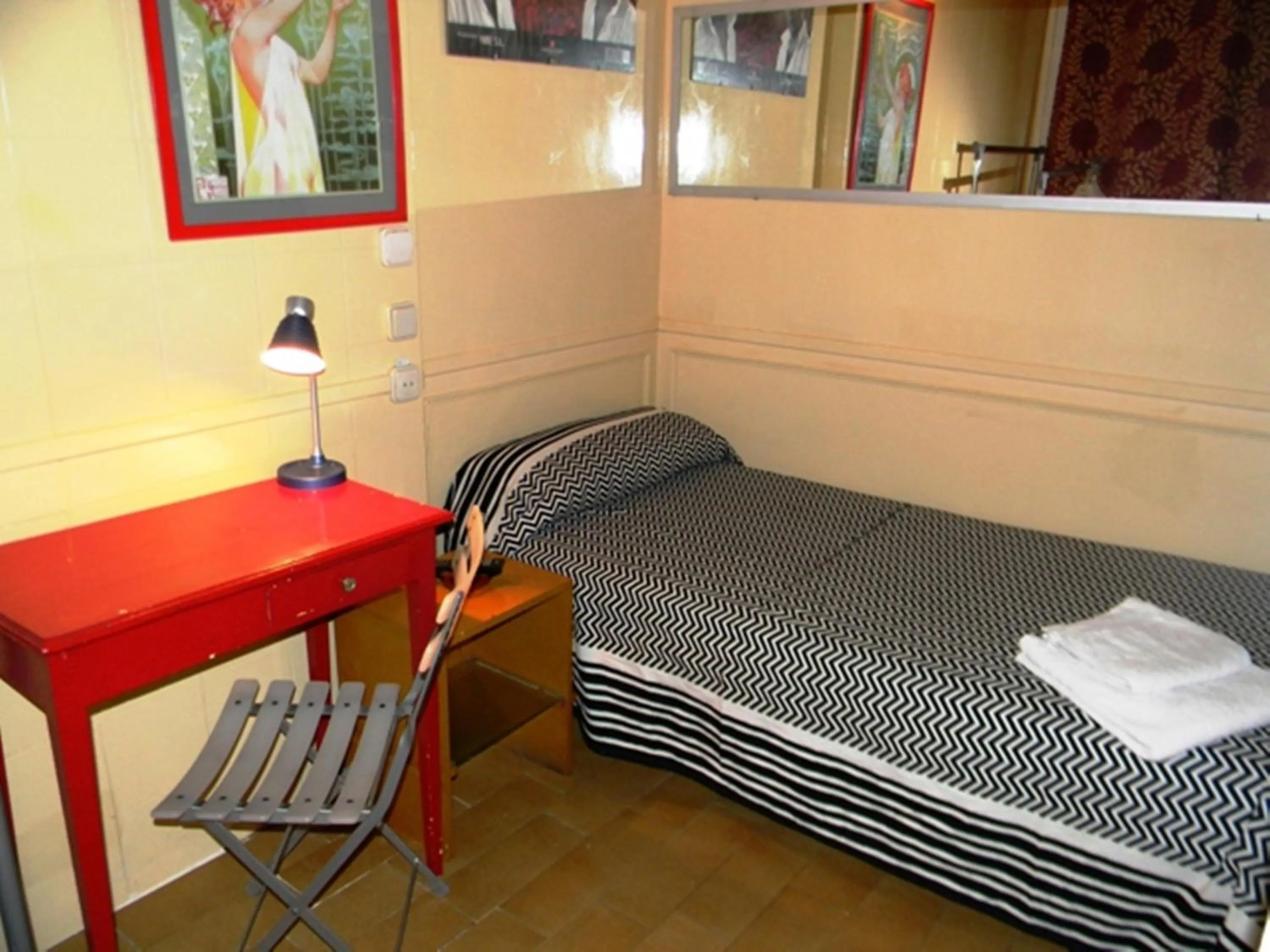 Decorative detail, Bed in Hostal La Fontana