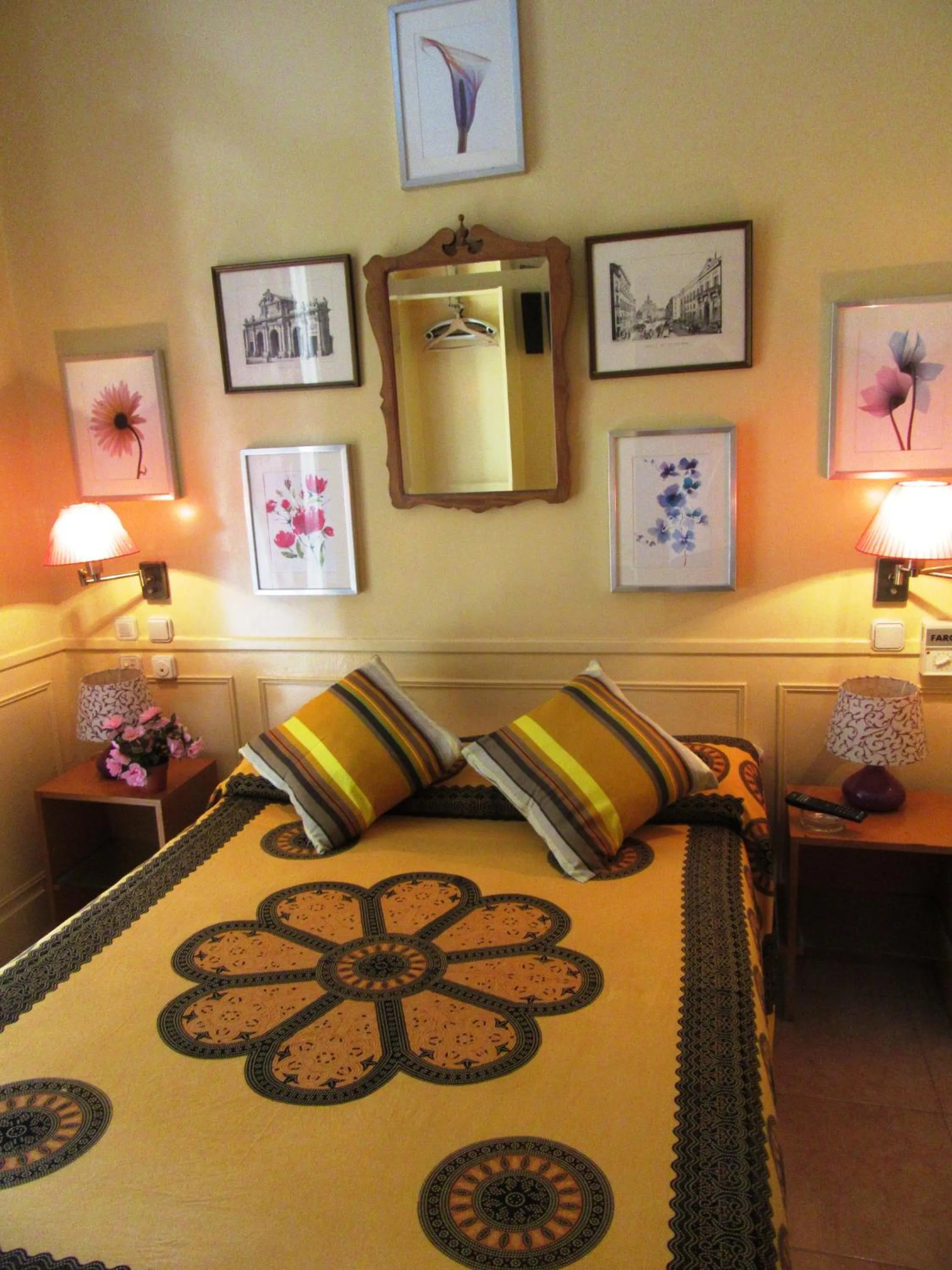 Decorative detail, Bed in Hostal La Fontana