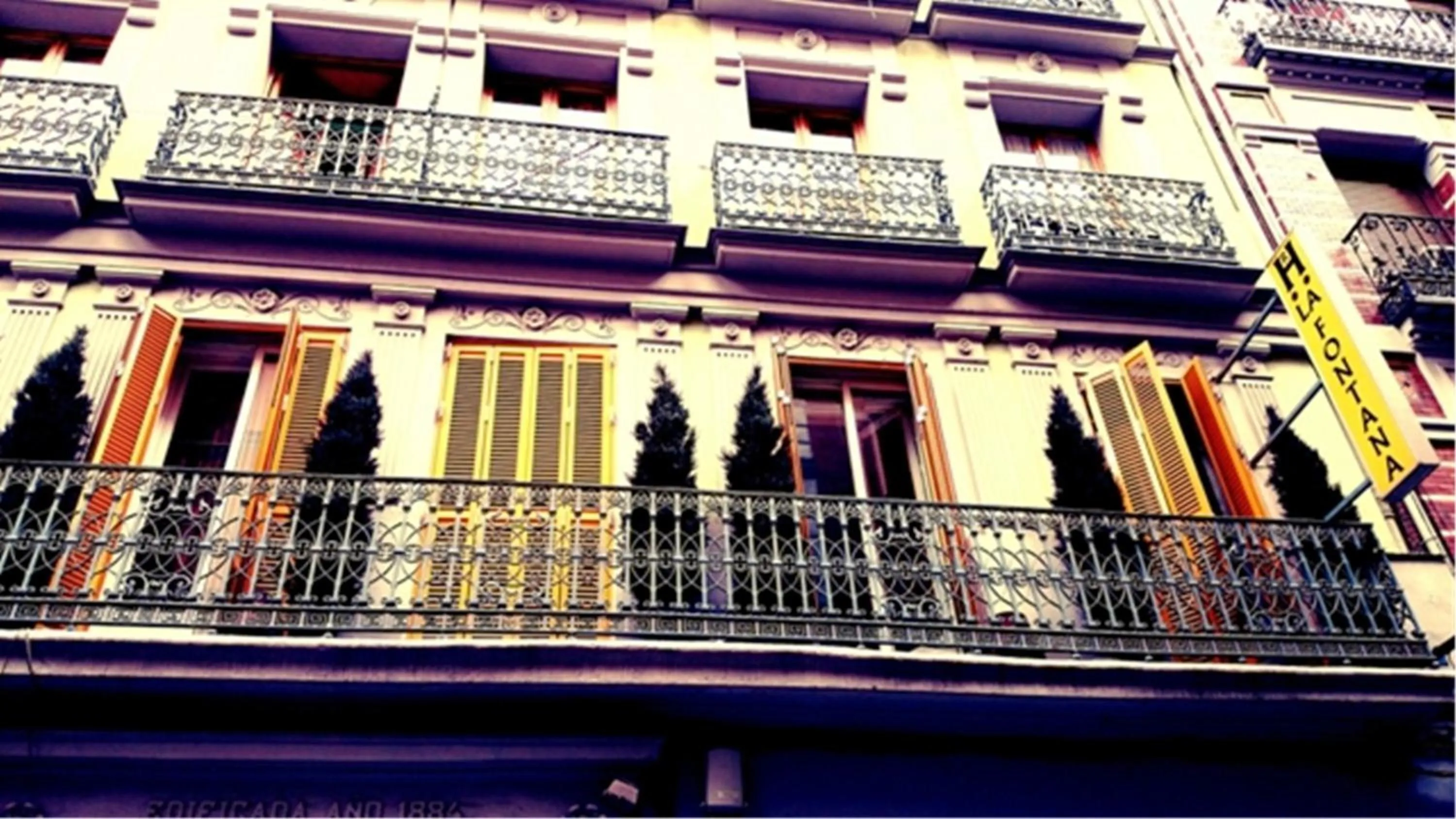 Facade/entrance in Hostal La Fontana
