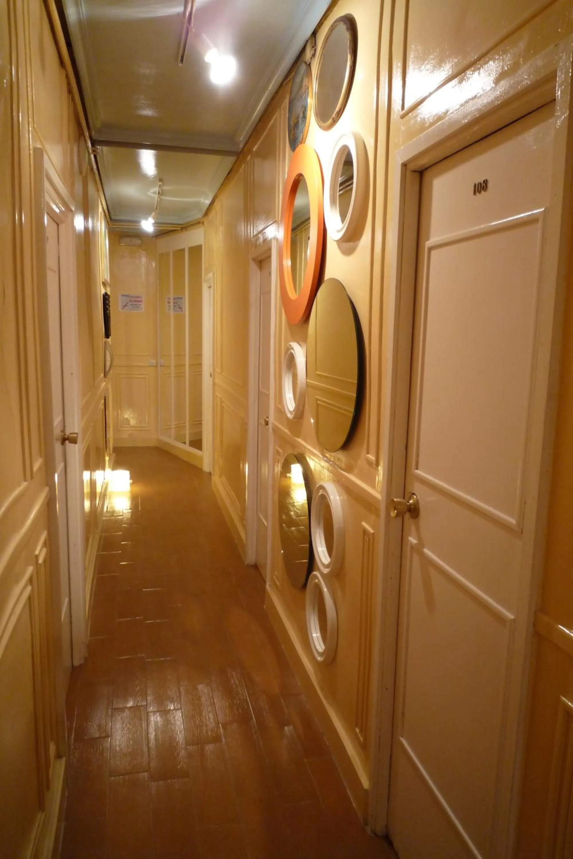 Decorative detail in Hostal La Fontana