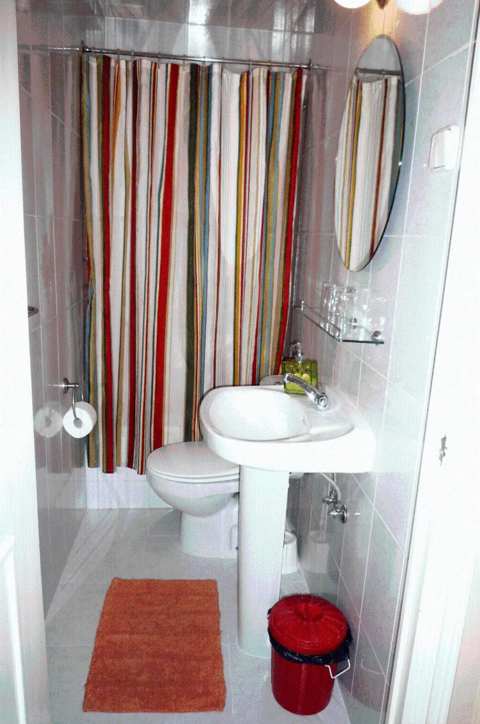 Bathroom in Hostal La Fontana