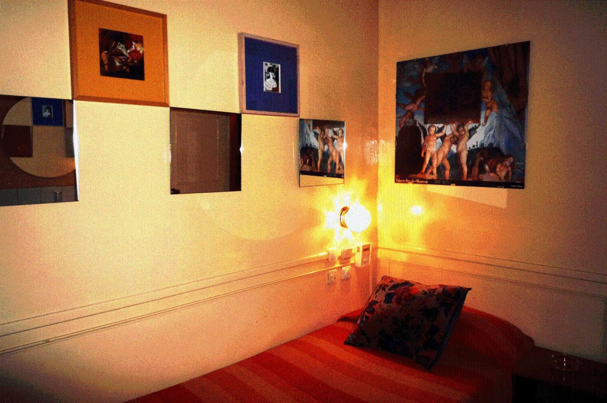 Photo of the whole room in Hostal La Fontana