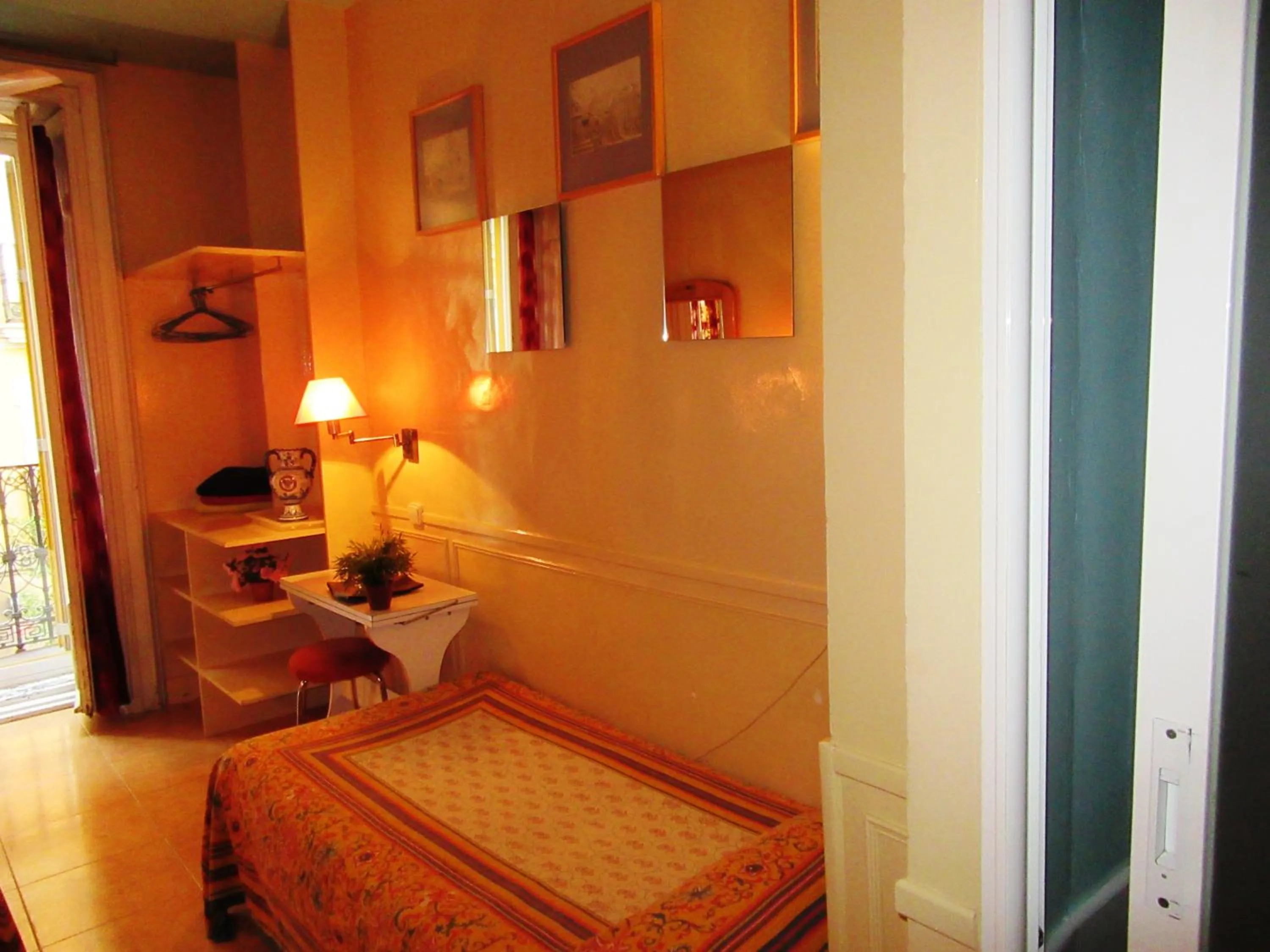 Decorative detail, Bed in Hostal La Fontana