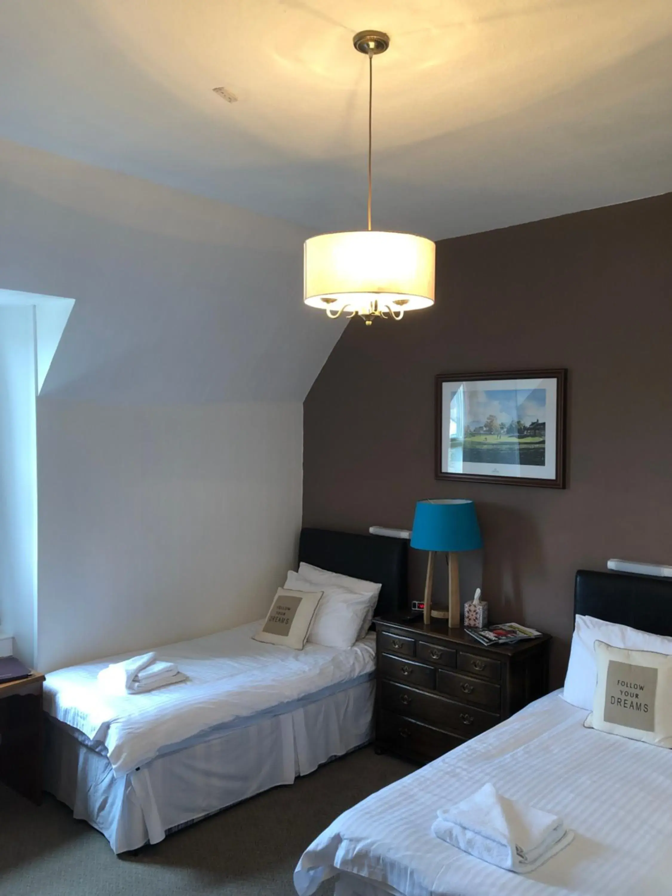 Twin Room with Shower in Westerlea Hotel Nairn Twin Room with Shower in Westerlea Hotel Nairn