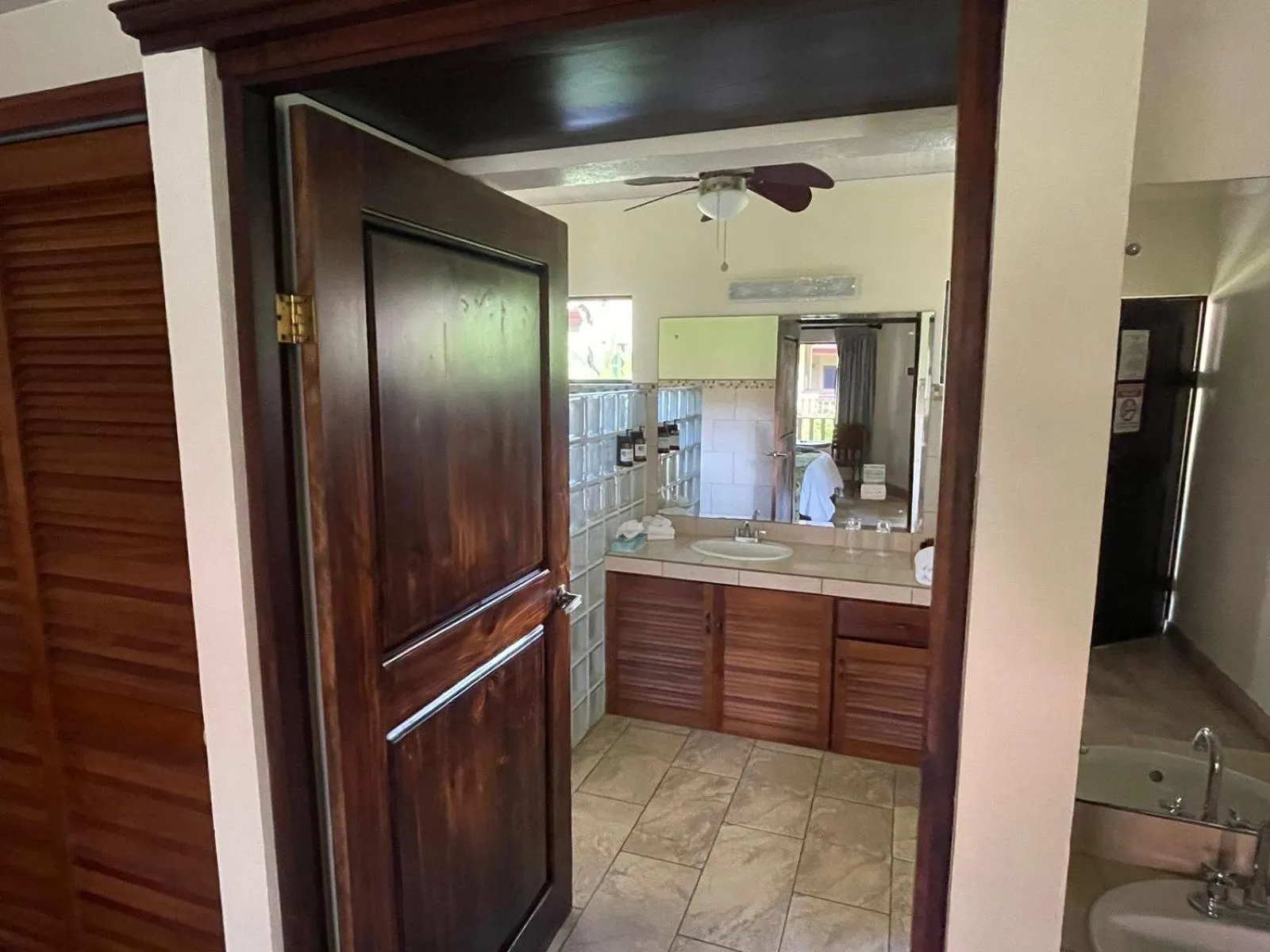 Bathroom in La Foresta Nature Resort