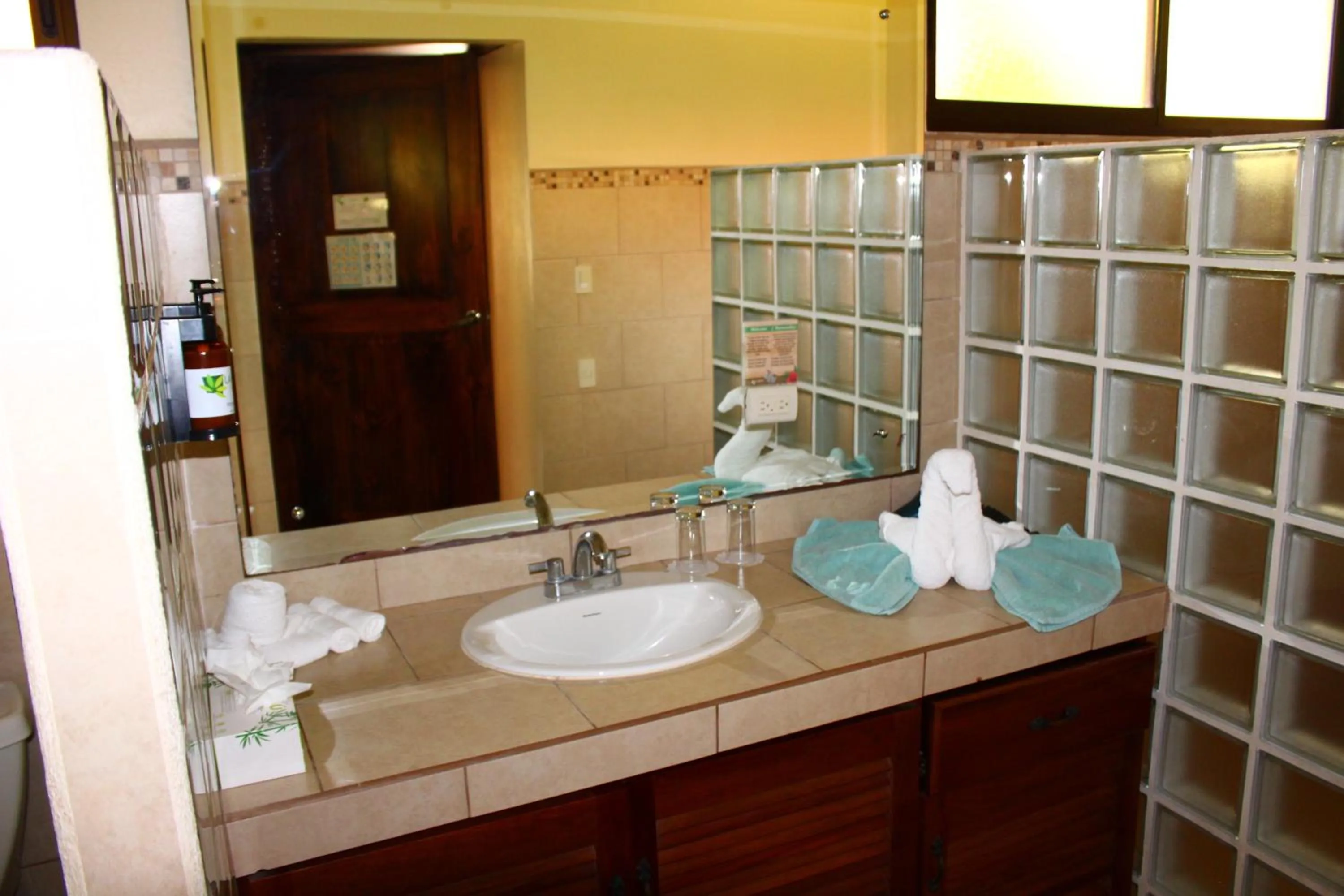 Bathroom in La Foresta Nature Resort