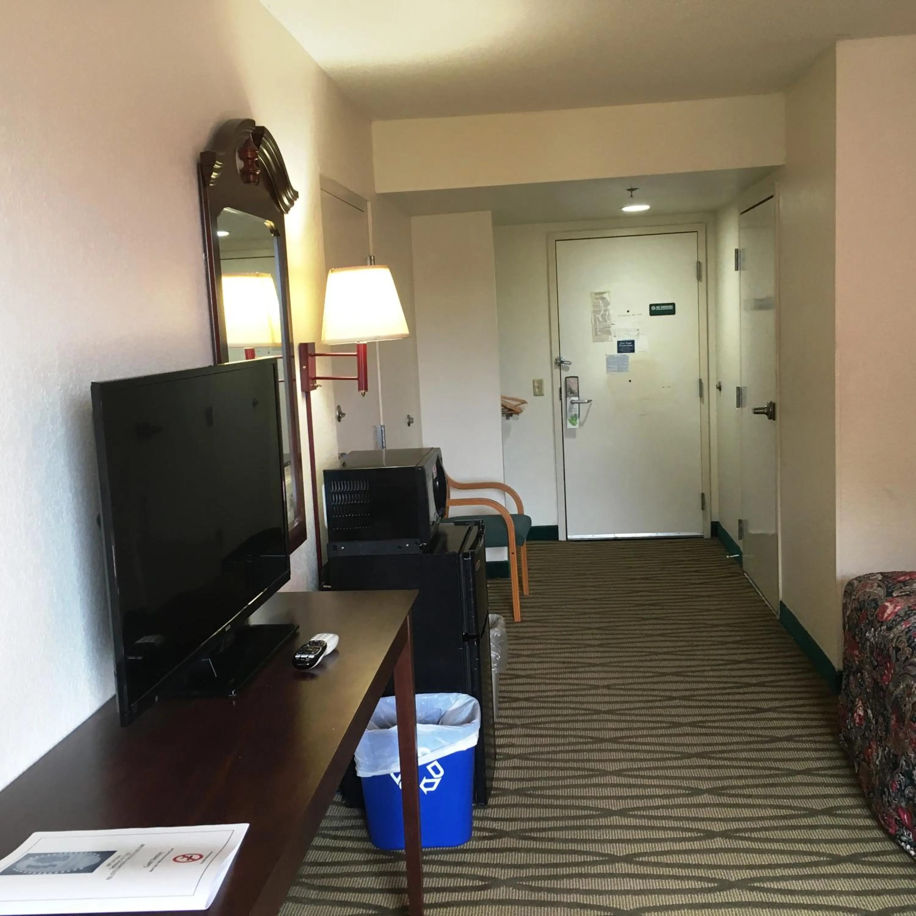 TV/Entertainment Center in President Inn & Suites