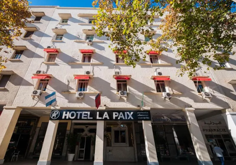 Facade/entrance in Hotel De La Paix