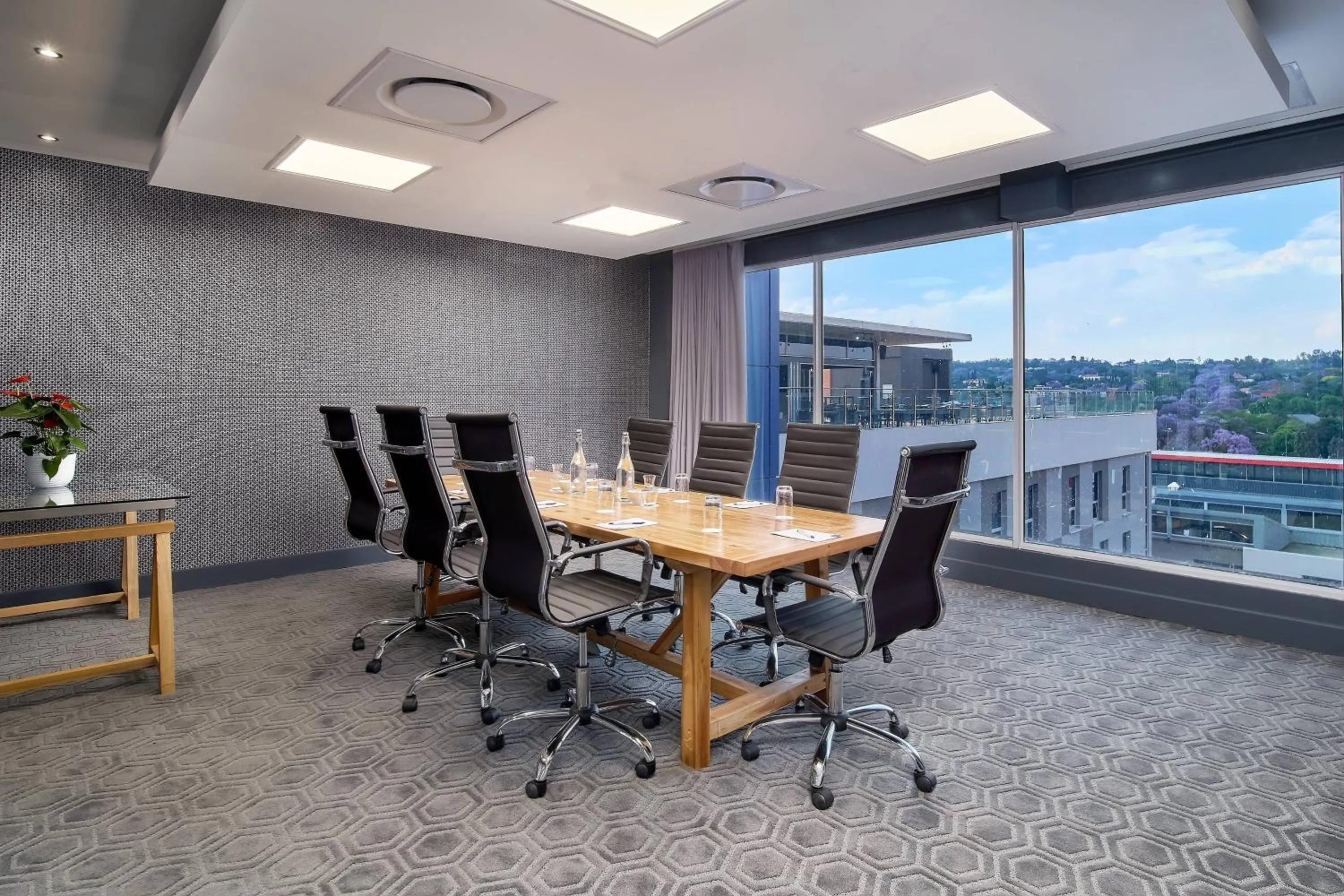 Meeting/conference room in Protea Hotel by Marriott Pretoria Loftus Park