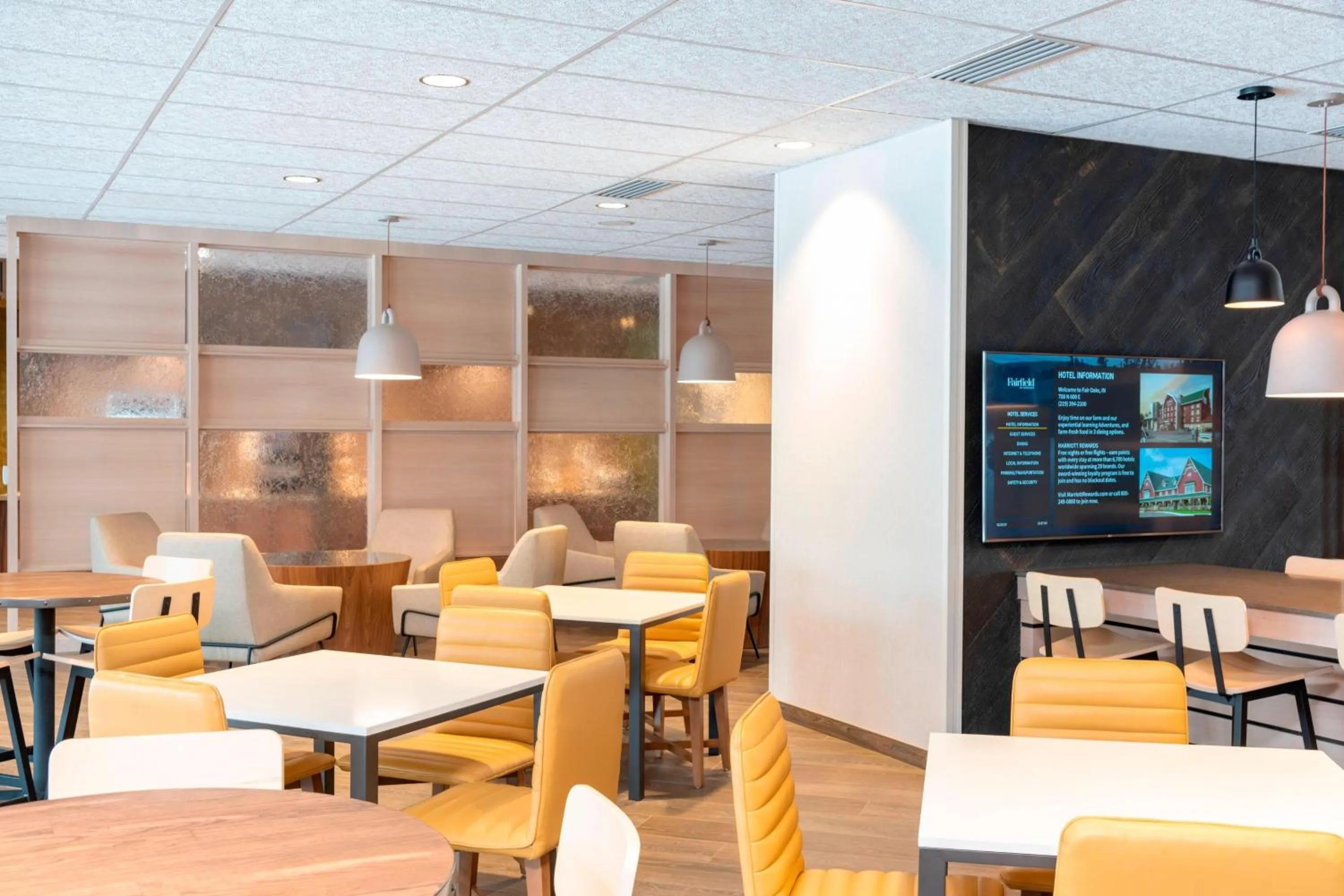 Restaurant/places to eat in Fairfield Inn & Suites by Marriott Fair Oaks Farms