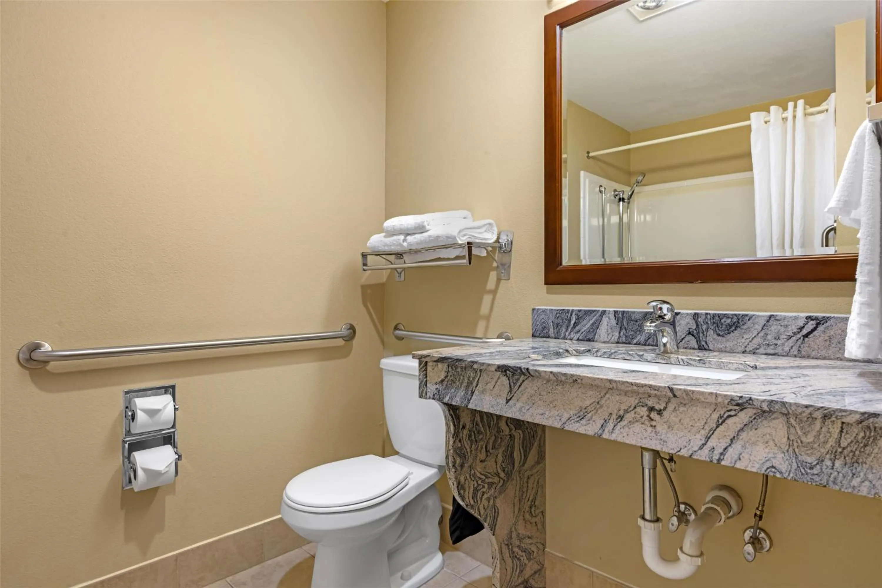 Bathroom in Best Western Plus Prairie Inn