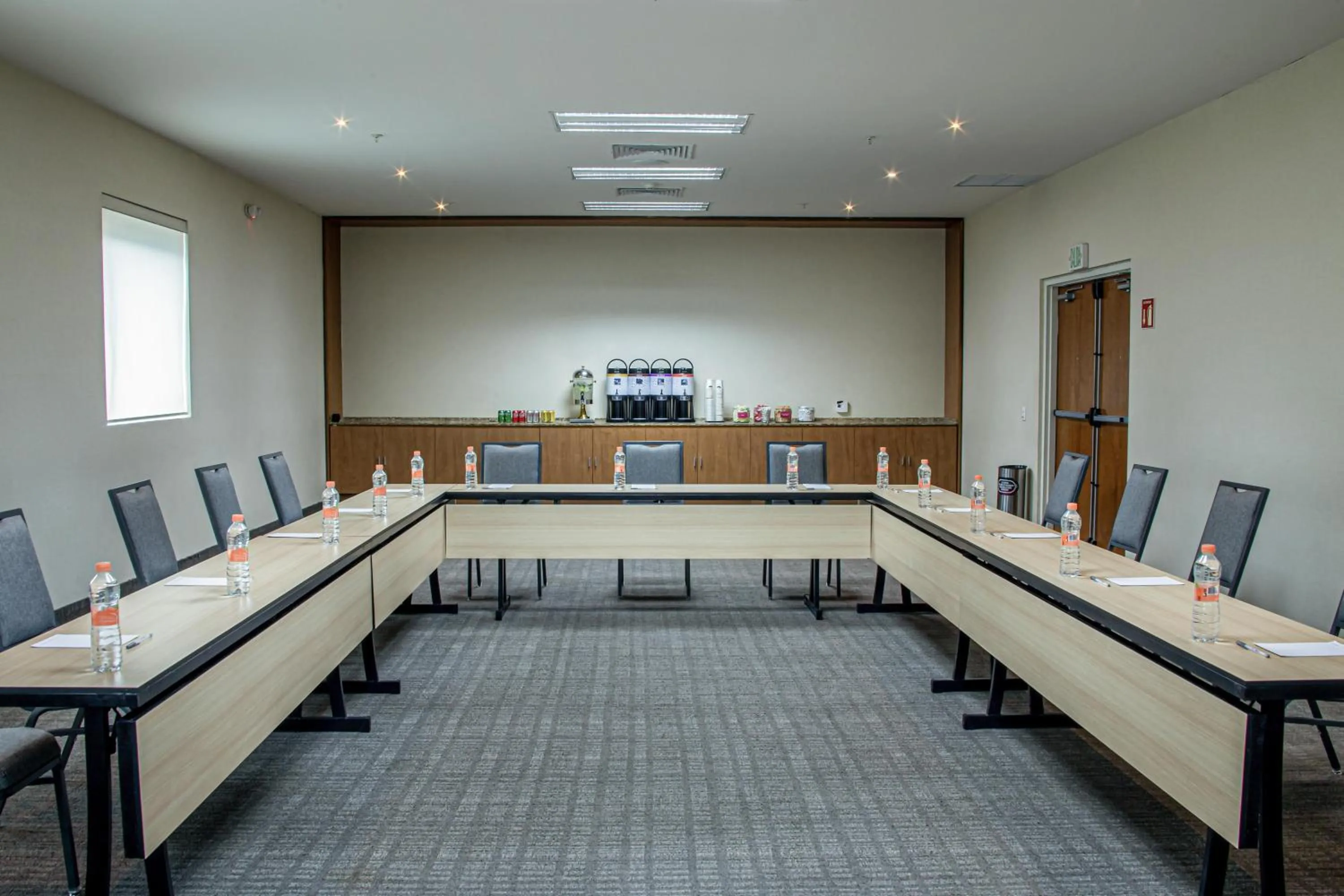Meeting/conference room in Hampton by Hilton Guadalajara Expo
