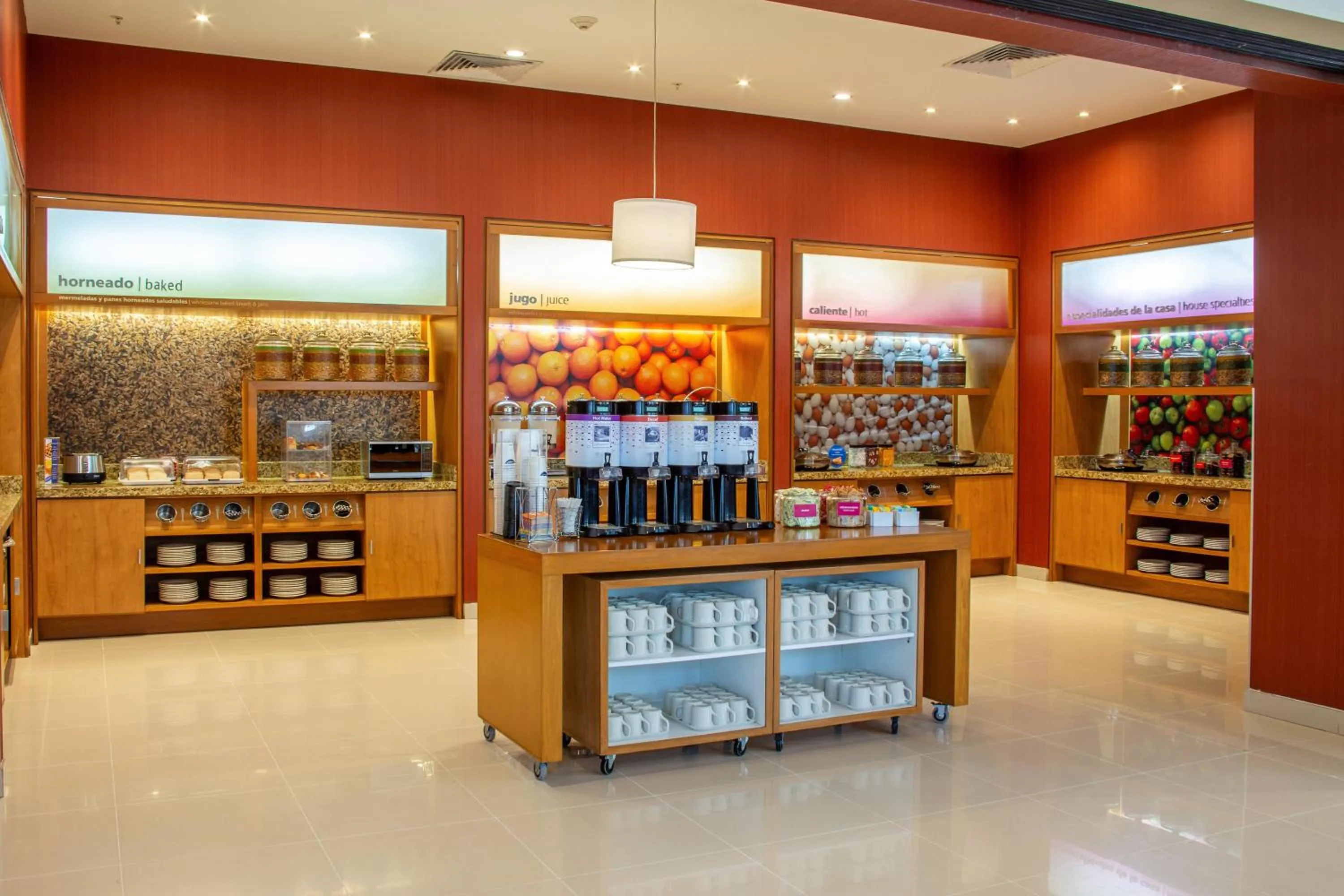 Breakfast in Hampton by Hilton Guadalajara Expo