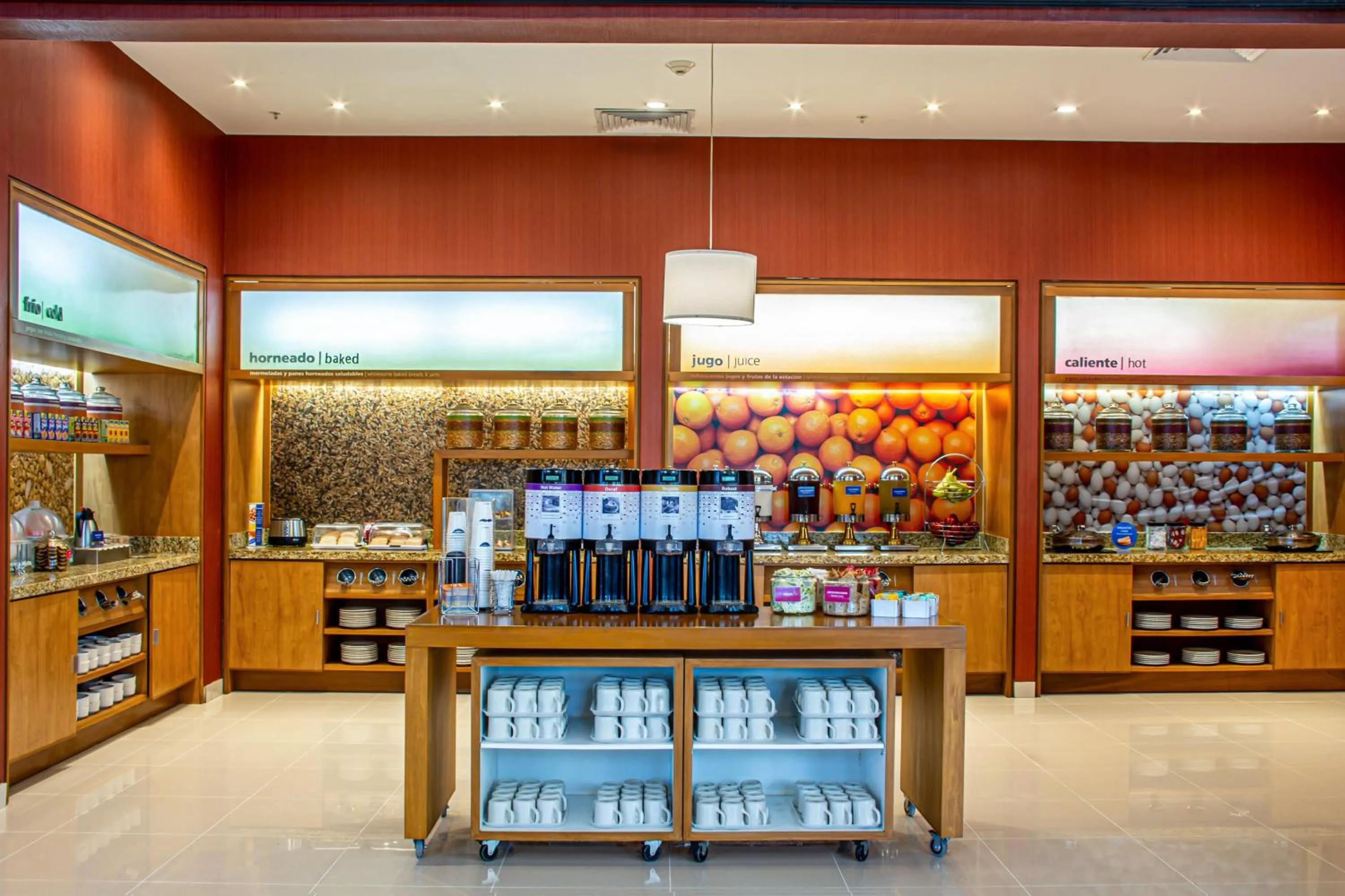 Breakfast in Hampton by Hilton Guadalajara Expo