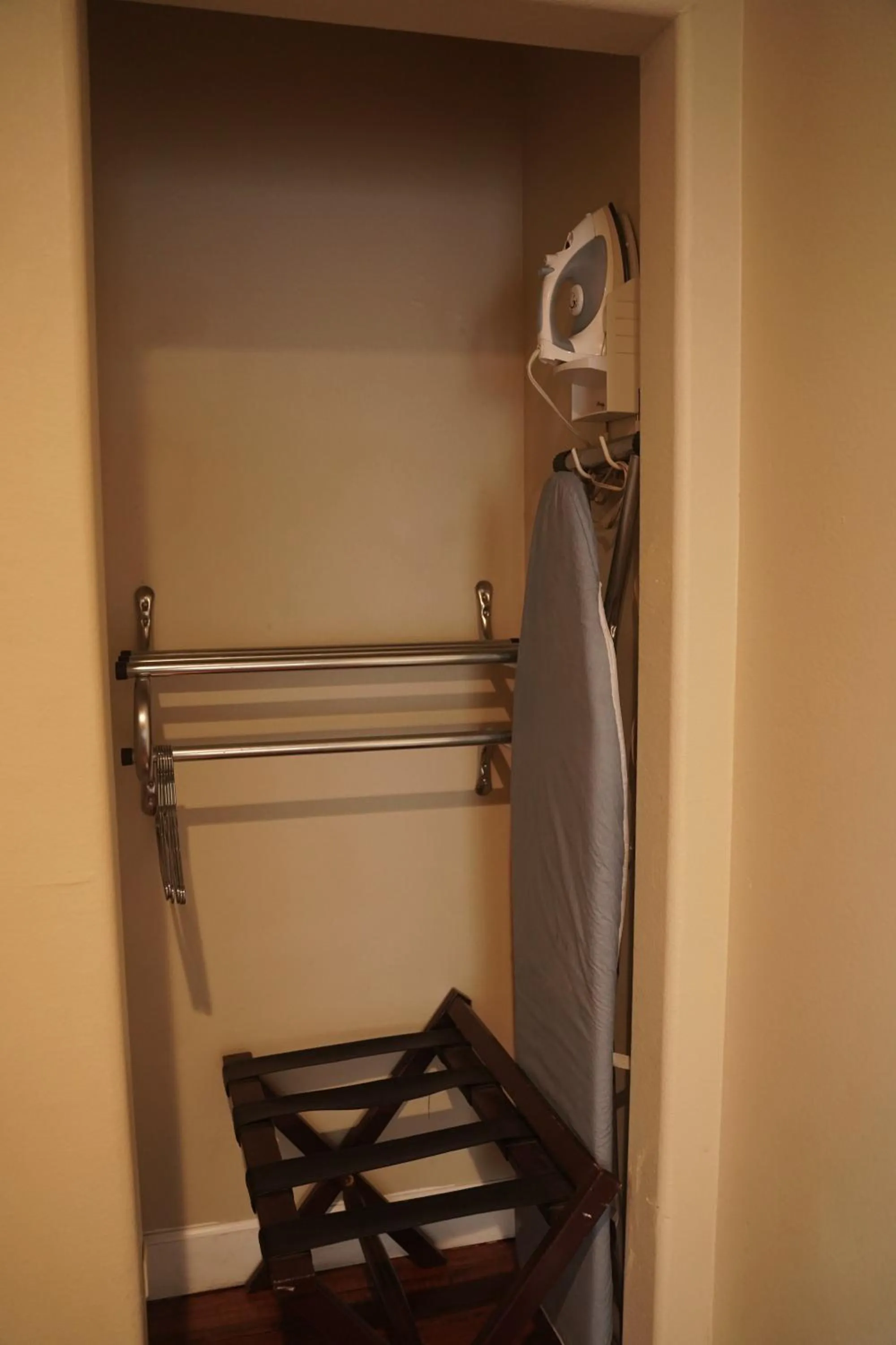 wardrobe in Harbor Inn & Suites