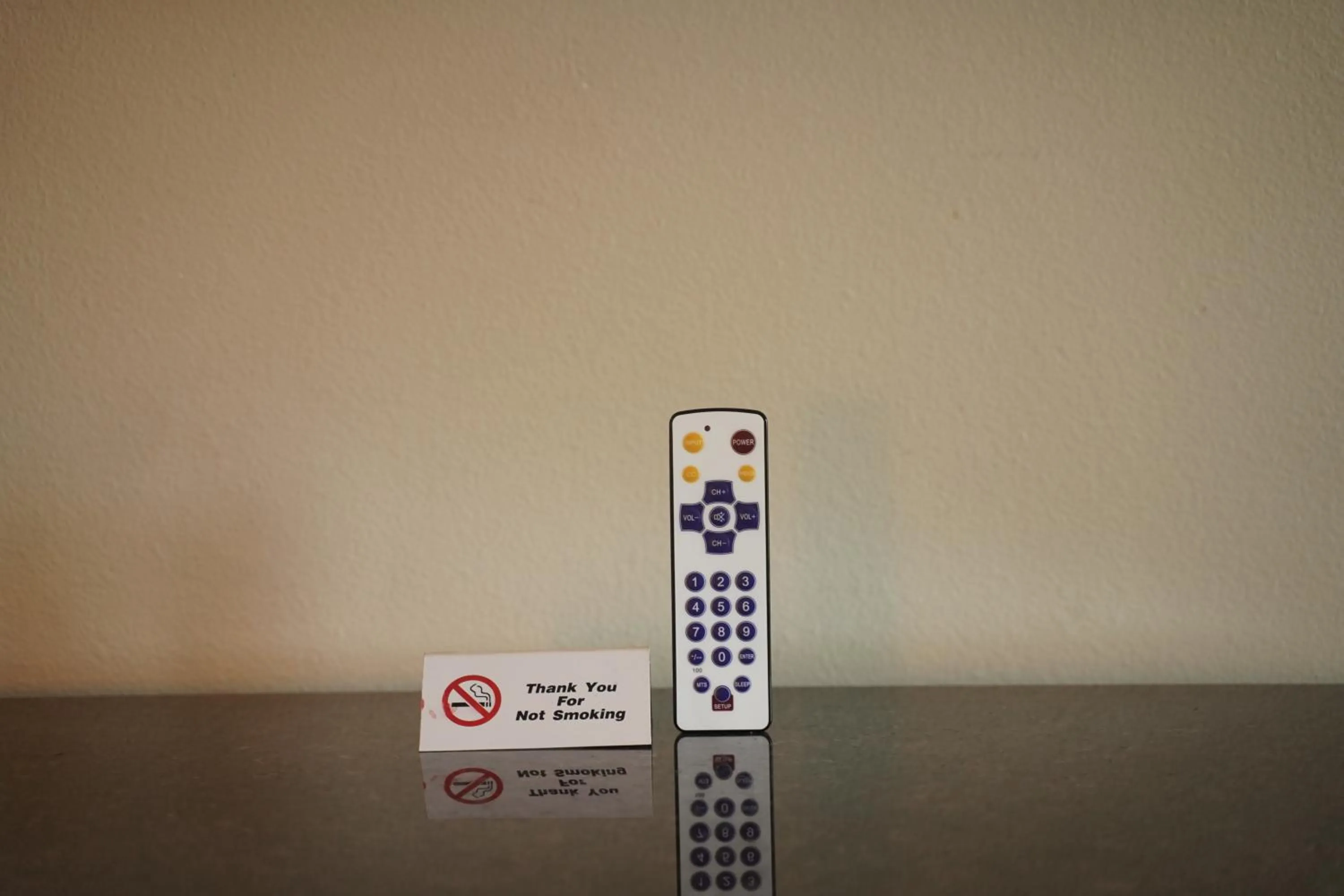 TV and multimedia in Harbor Inn & Suites