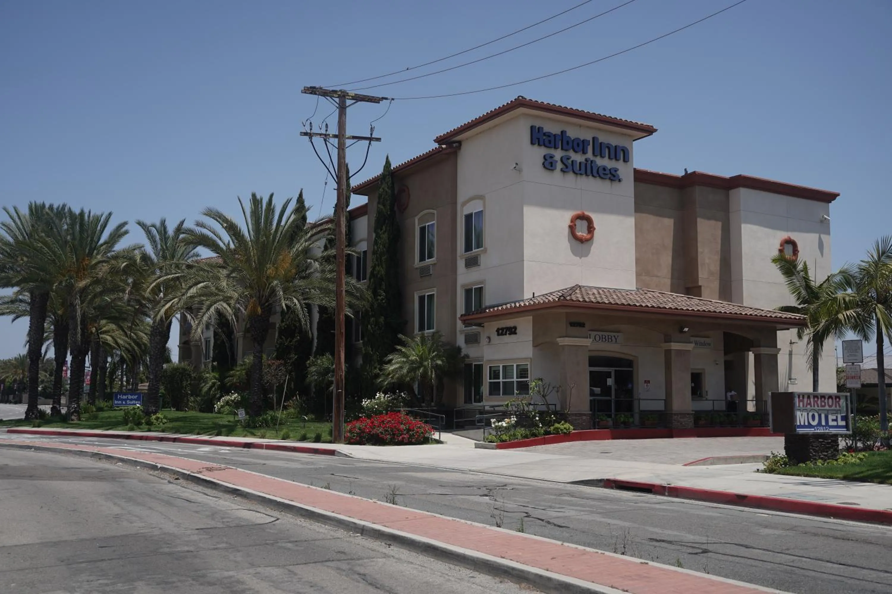 Property building in Harbor Inn & Suites
