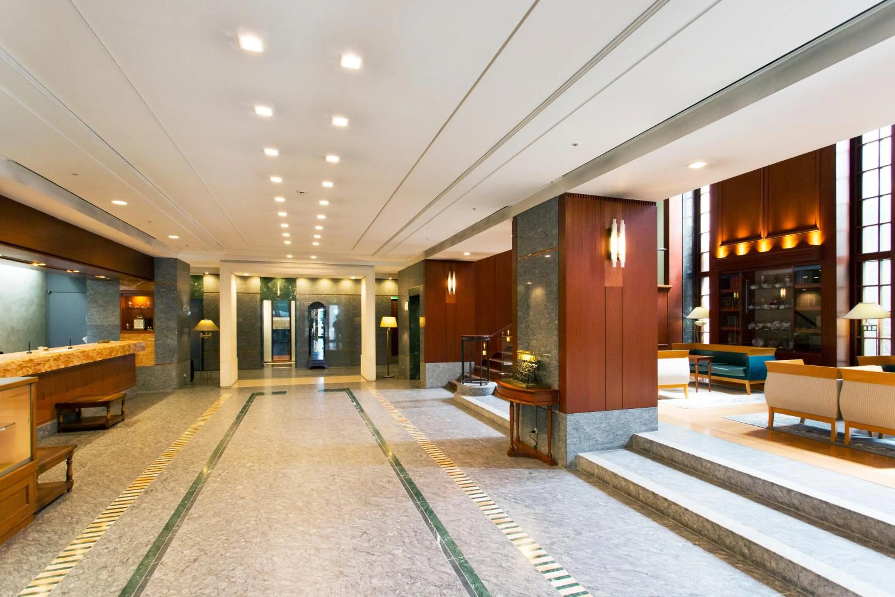 Lobby or reception in Kanazawa New Grand Hotel Premier