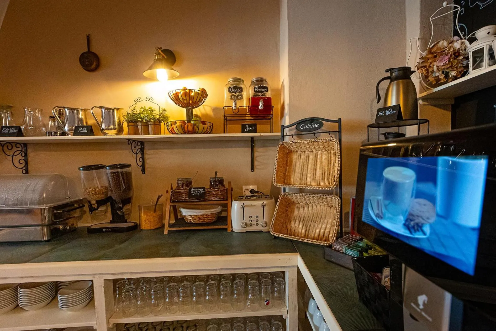 Breakfast in Hotel Casa Wagner