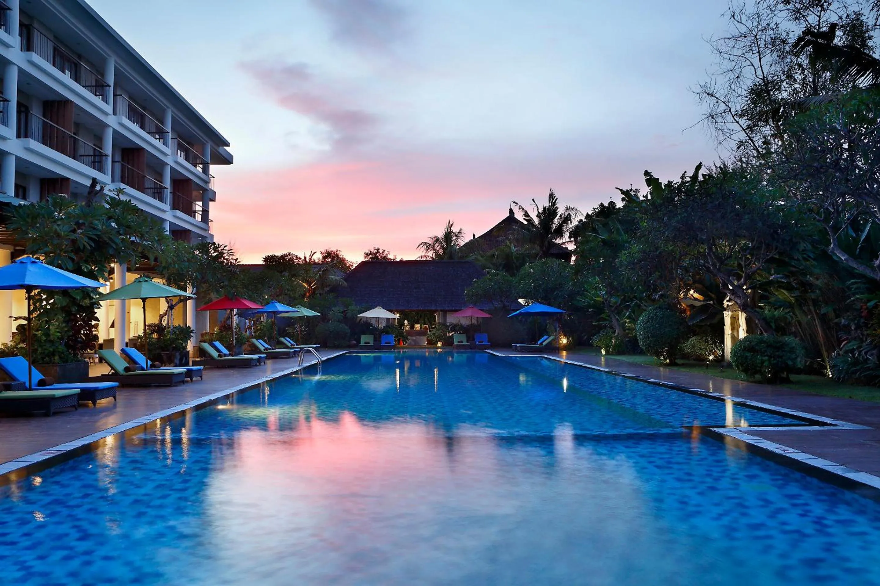 Swimming pool in Hotel Santika Siligita Nusa Dua
