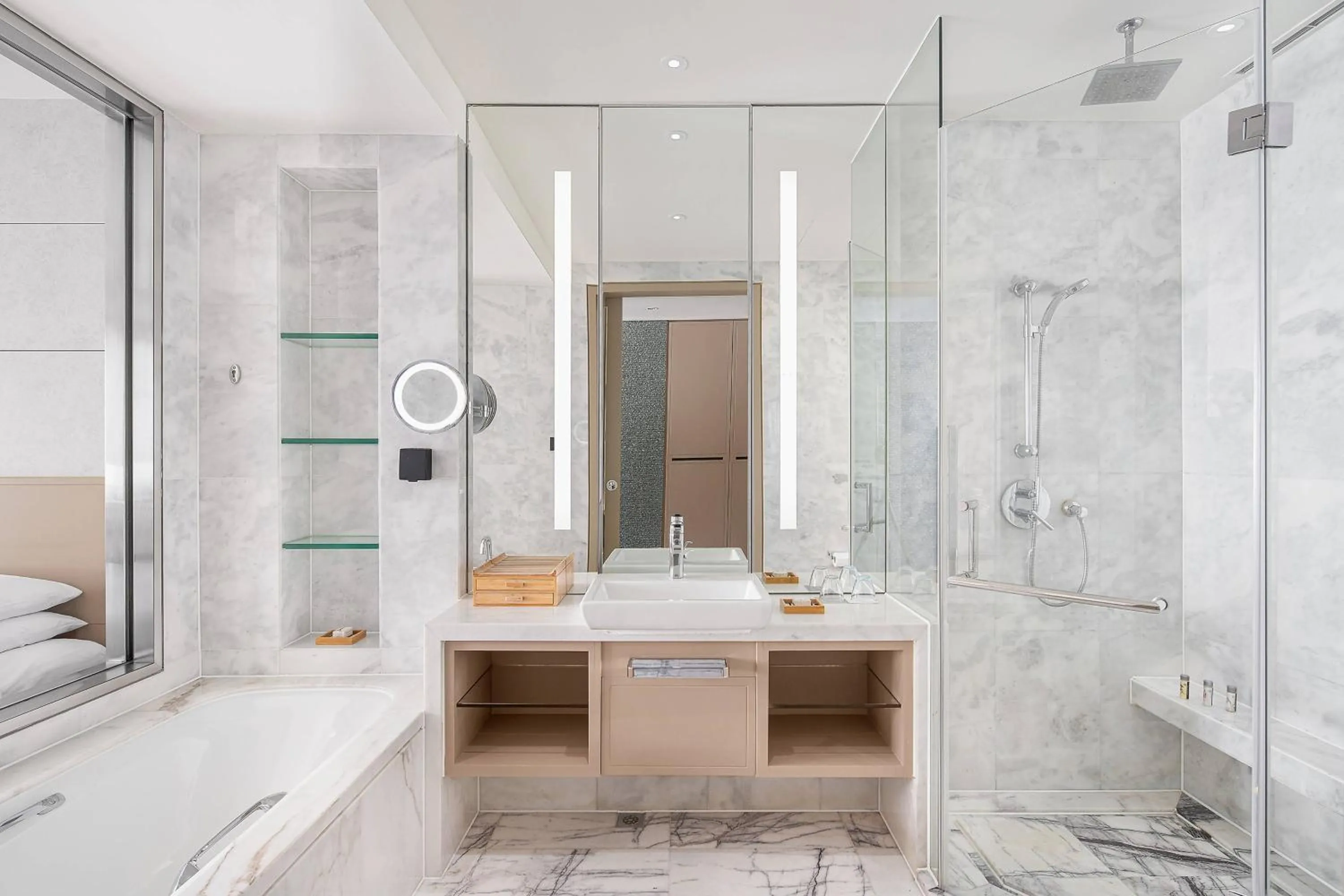 Bathroom in Renaissance Shanghai Caohejing Hotel