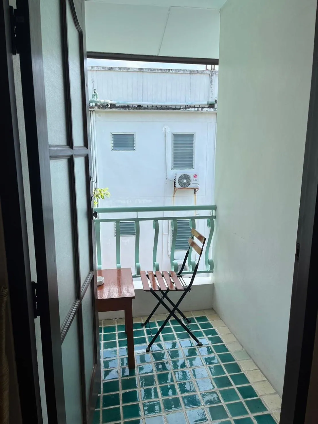 Balcony/Terrace in Sripat Guesthouse SHA Extra Plus