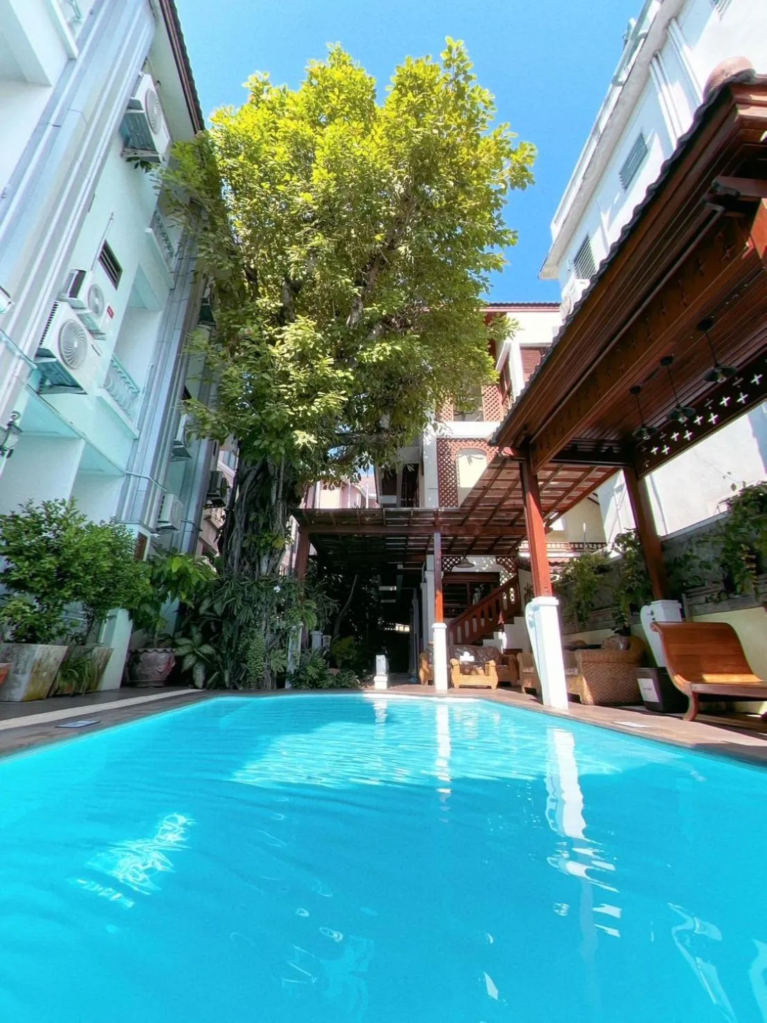 Swimming pool in Sripat Guesthouse SHA Extra Plus