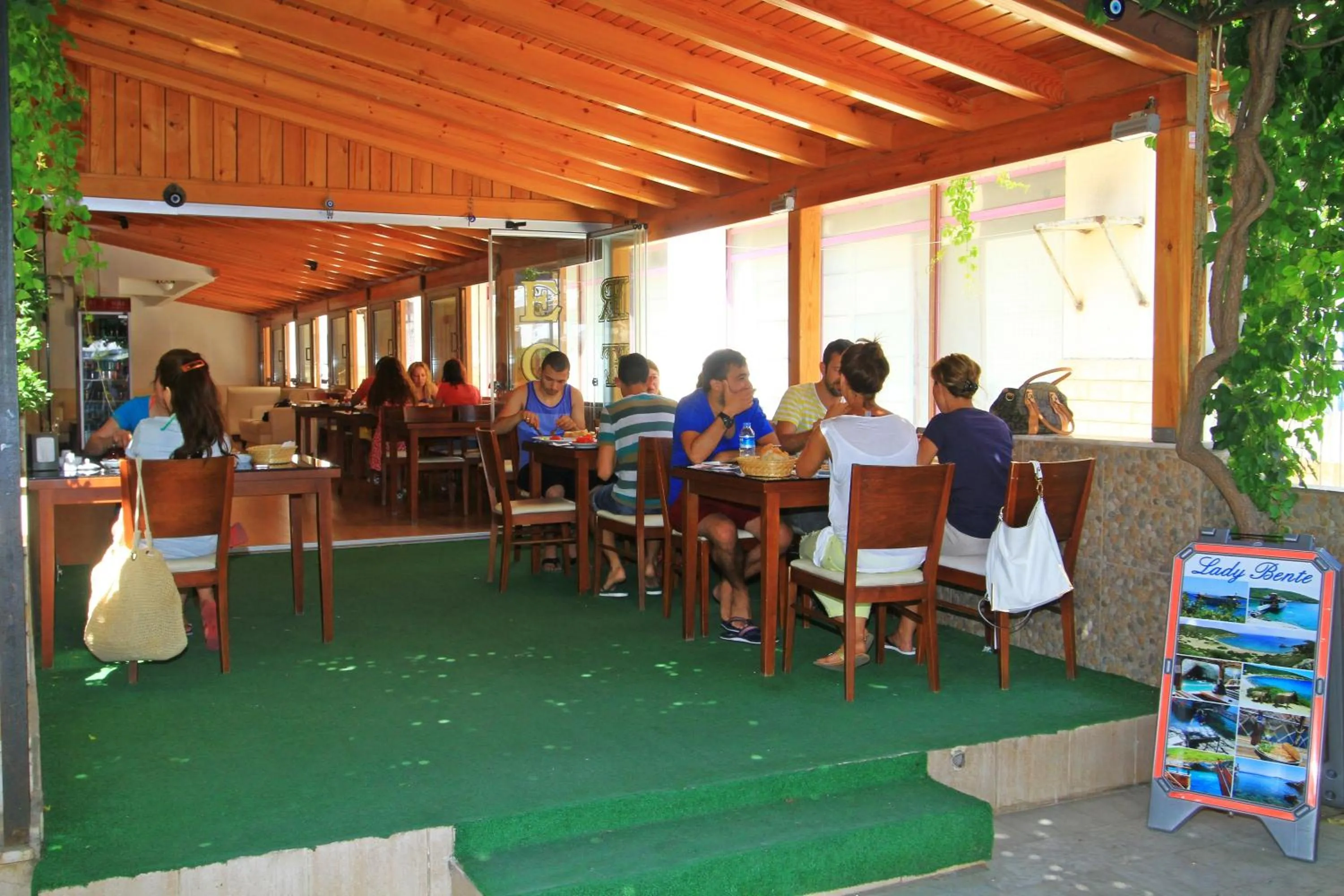 Restaurant/places to eat in Koz Eren Otel Çeşme