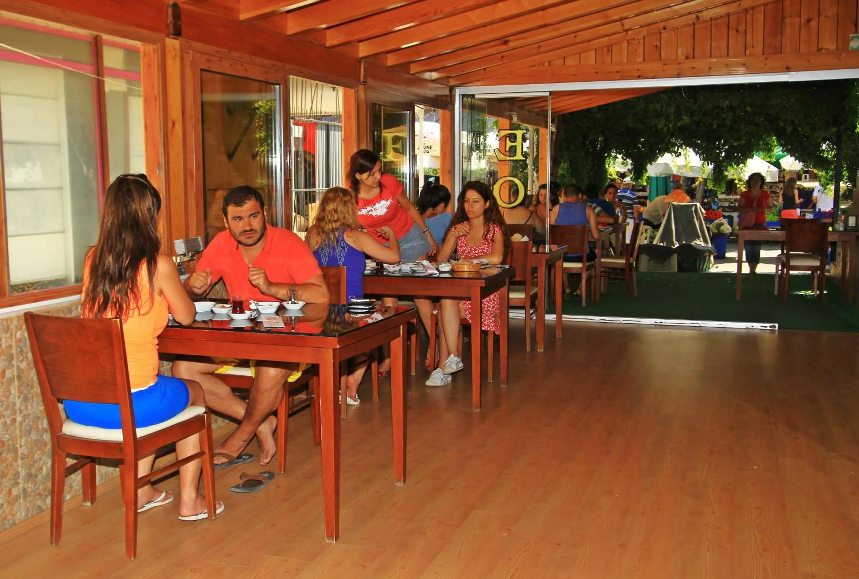 Restaurant/places to eat in Koz Eren Otel Çeşme