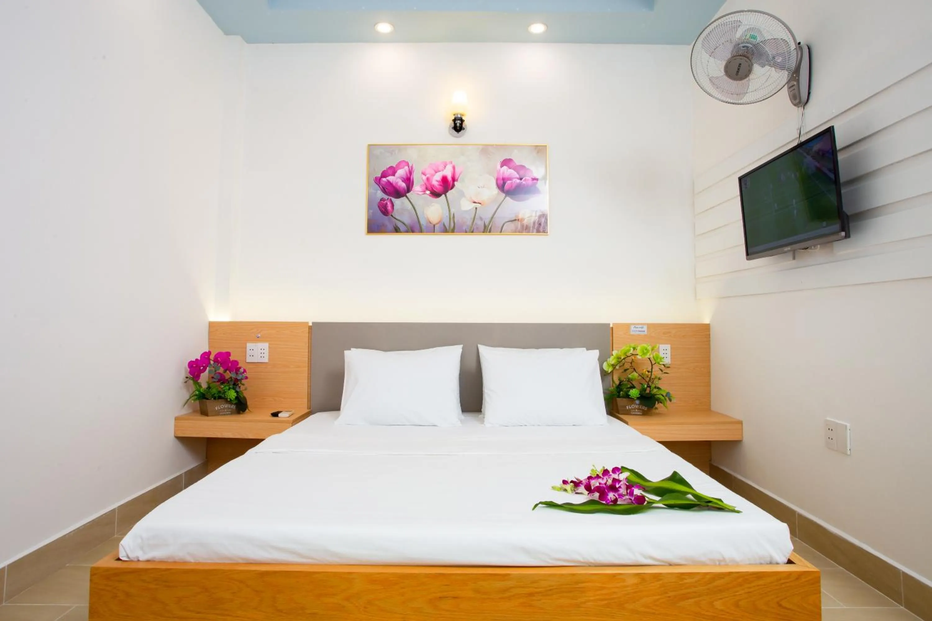 Bedroom, Bed in Gold Stars Hotel