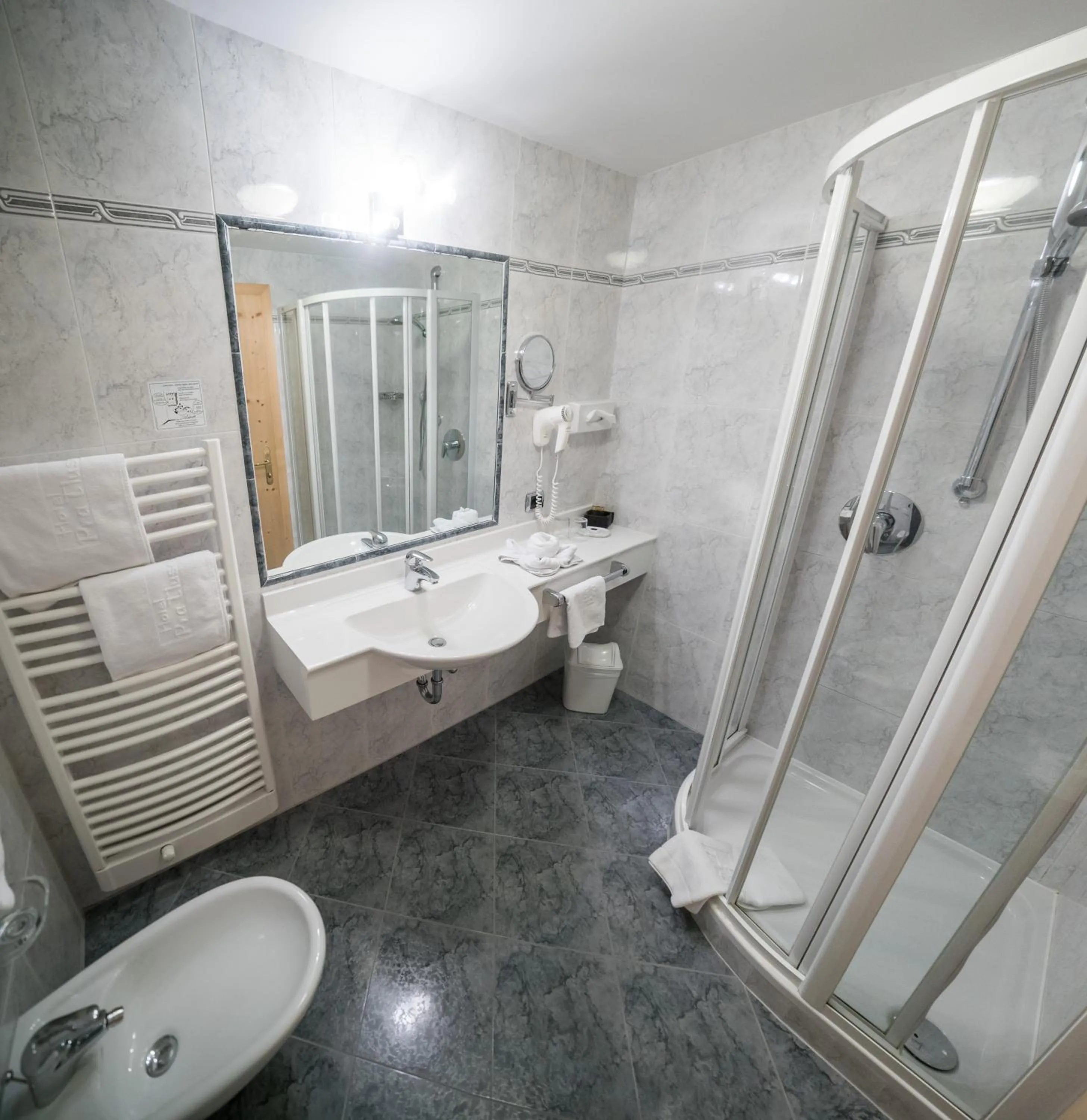 Bathroom in Hotel Pra Tlusel