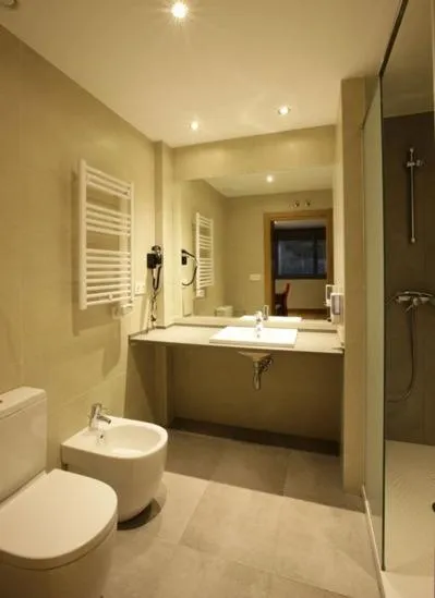 Bathroom in Aginaga Hotela