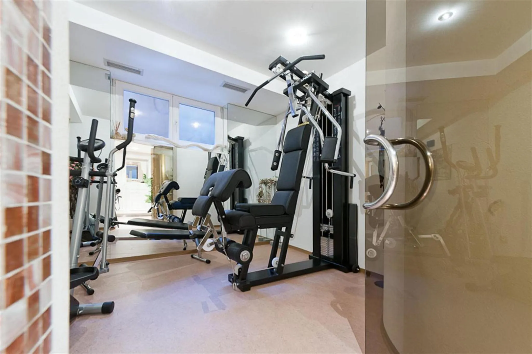 Fitness centre/facilities in Burgus - Design Suites & Apartments