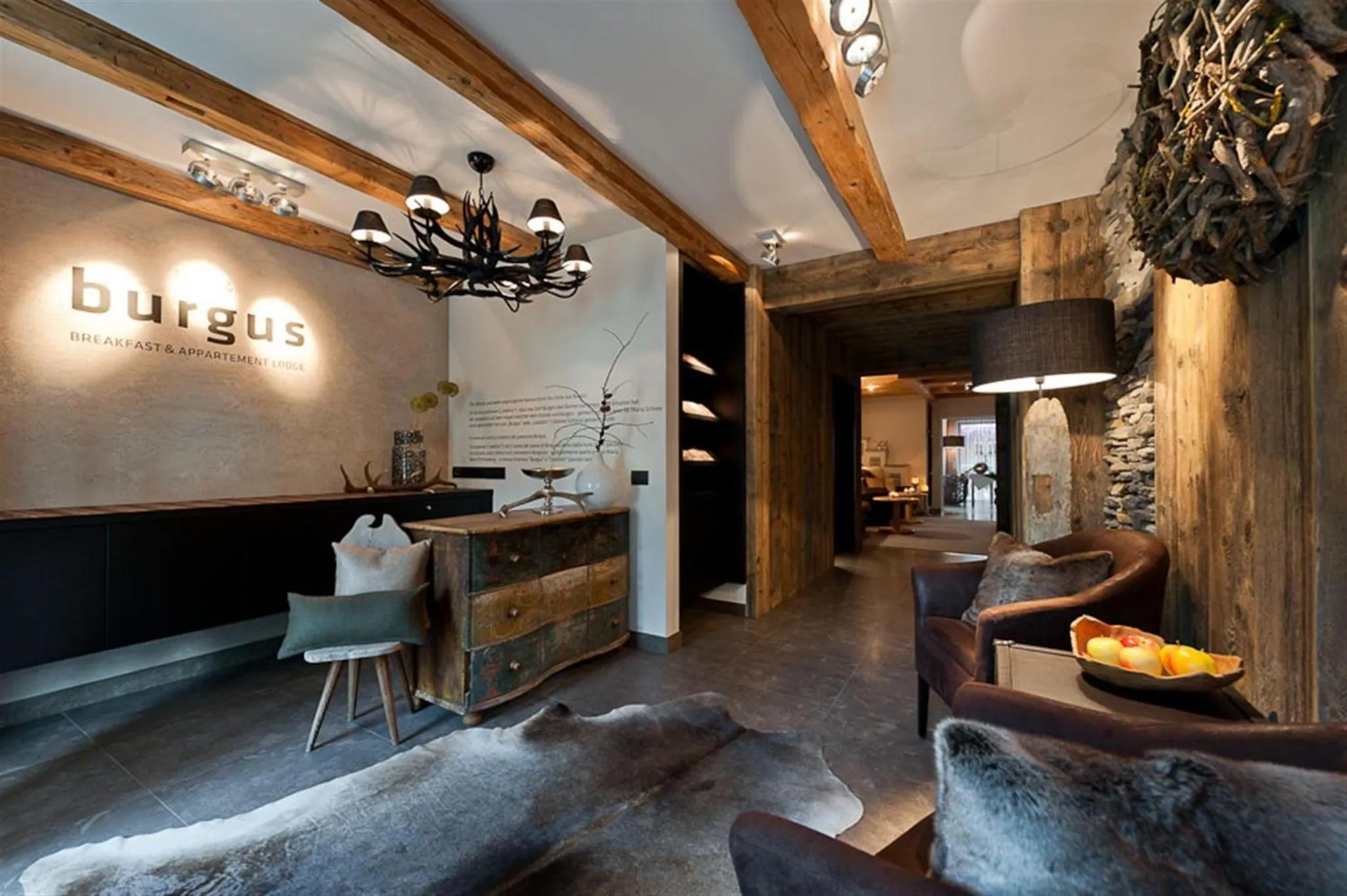 Lobby or reception in Burgus - Design Suites & Apartments