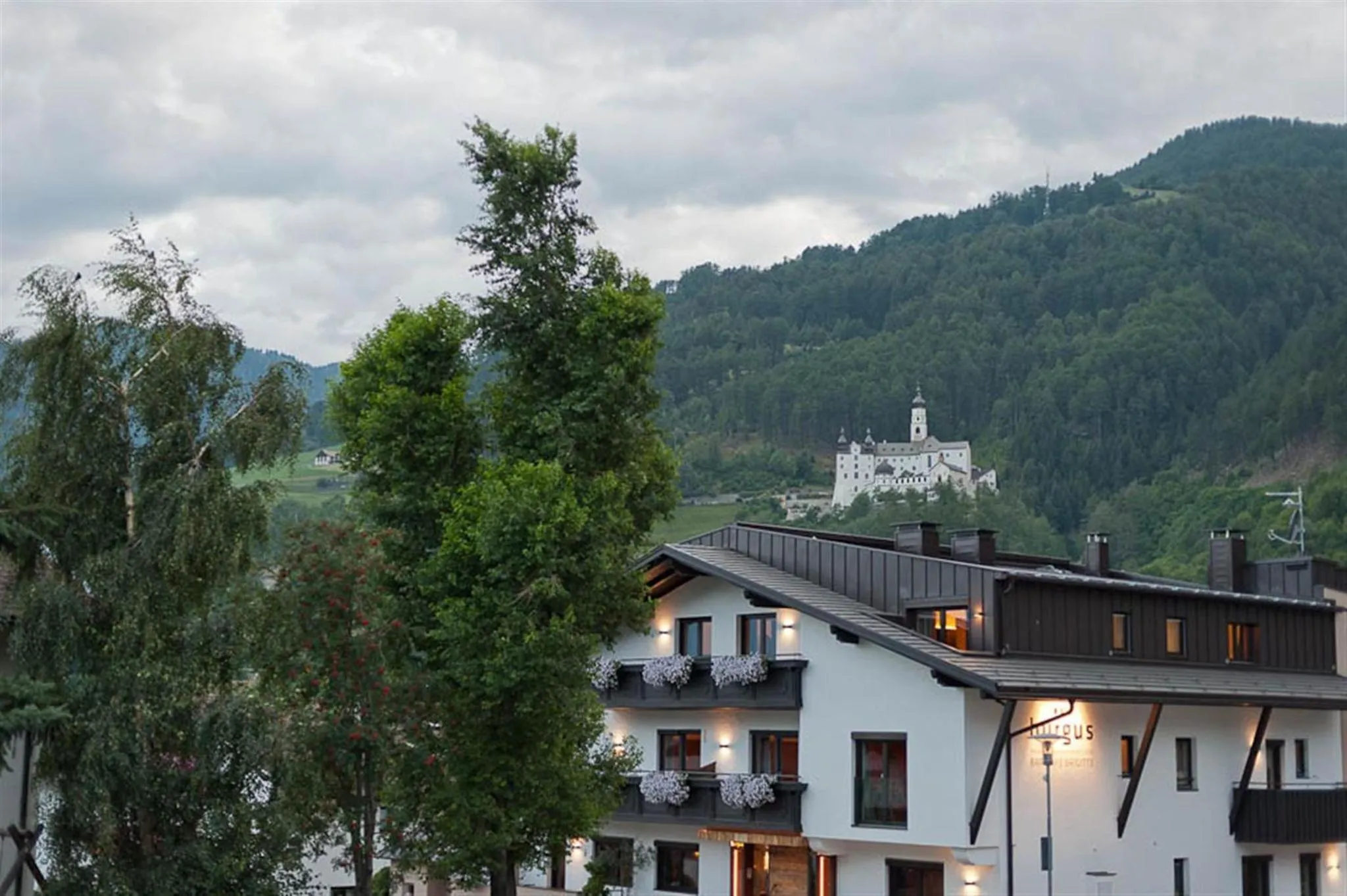 Property building in Burgus - Design Suites & Apartments