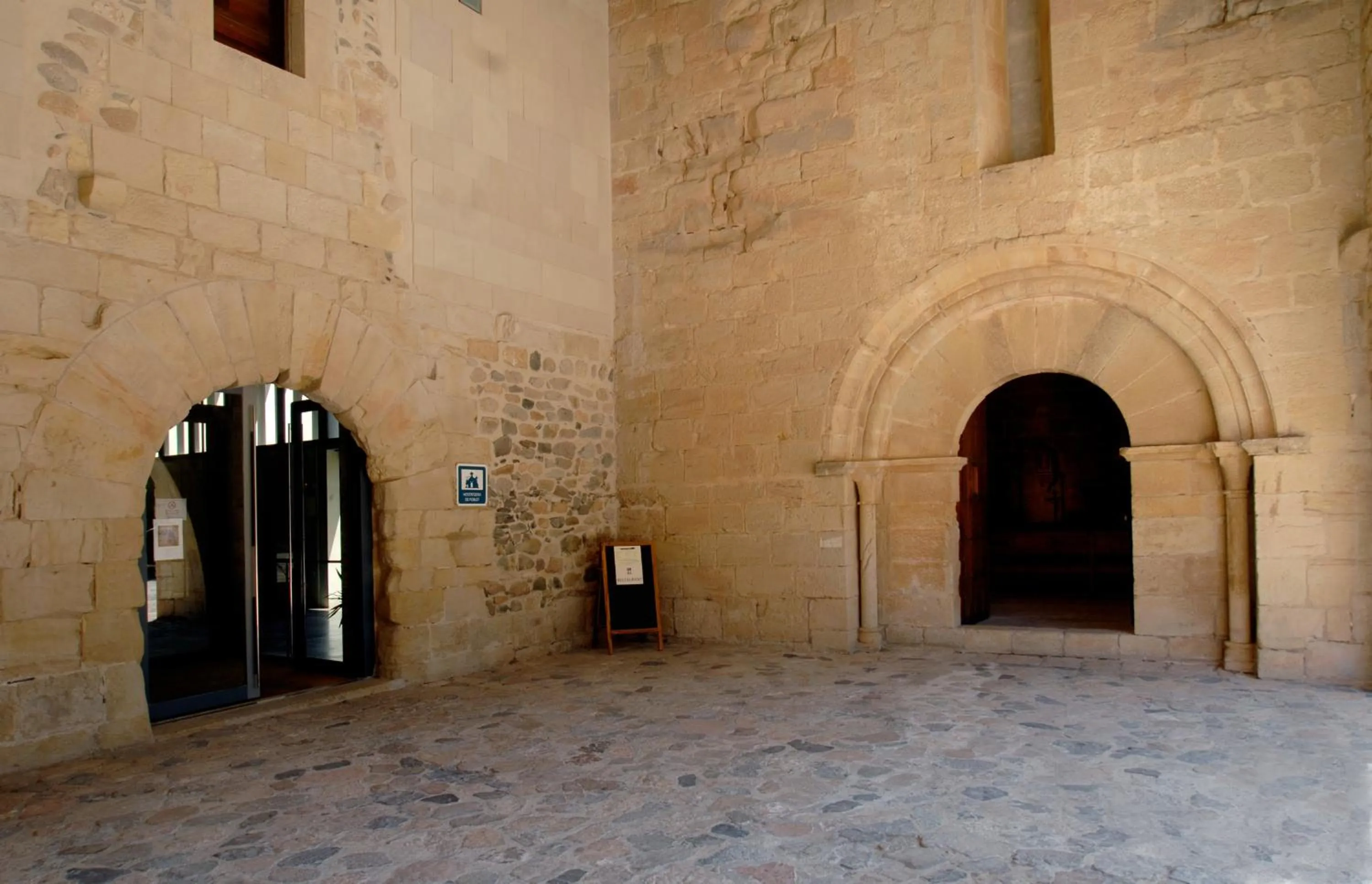 Lobby or reception in Hostatgeria de Poblet