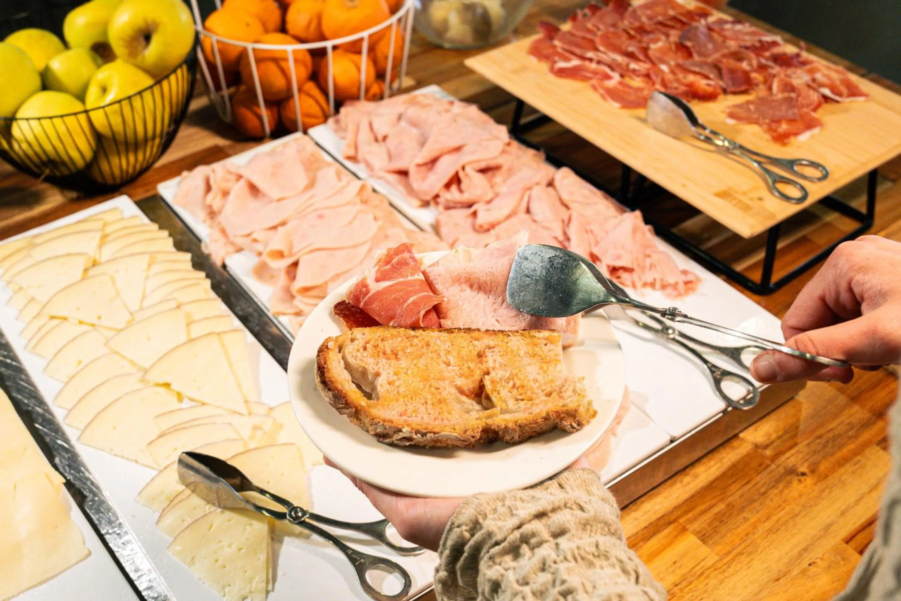 Buffet breakfast in Hostatgeria de Poblet