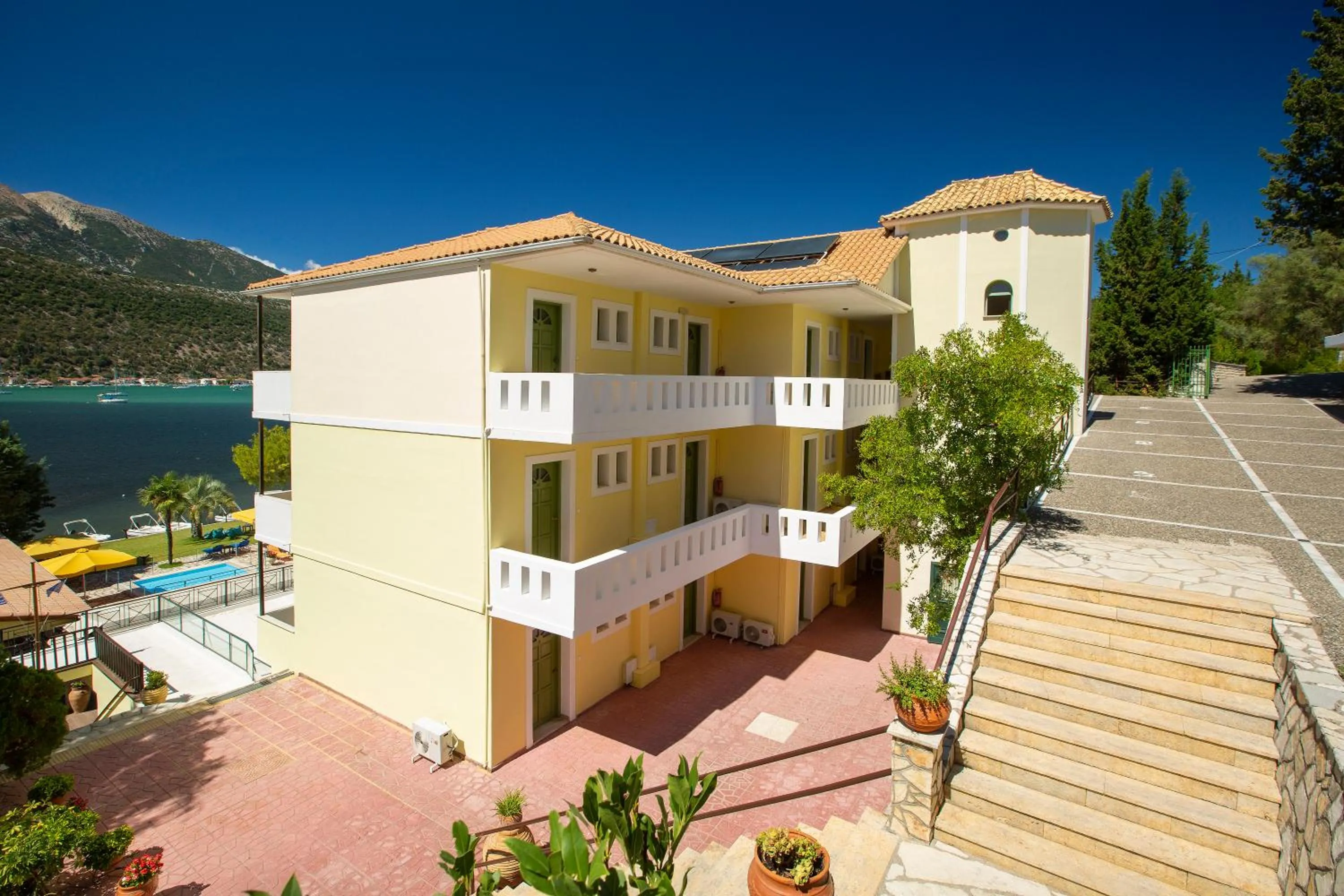 Property building in Cleopatra Beach