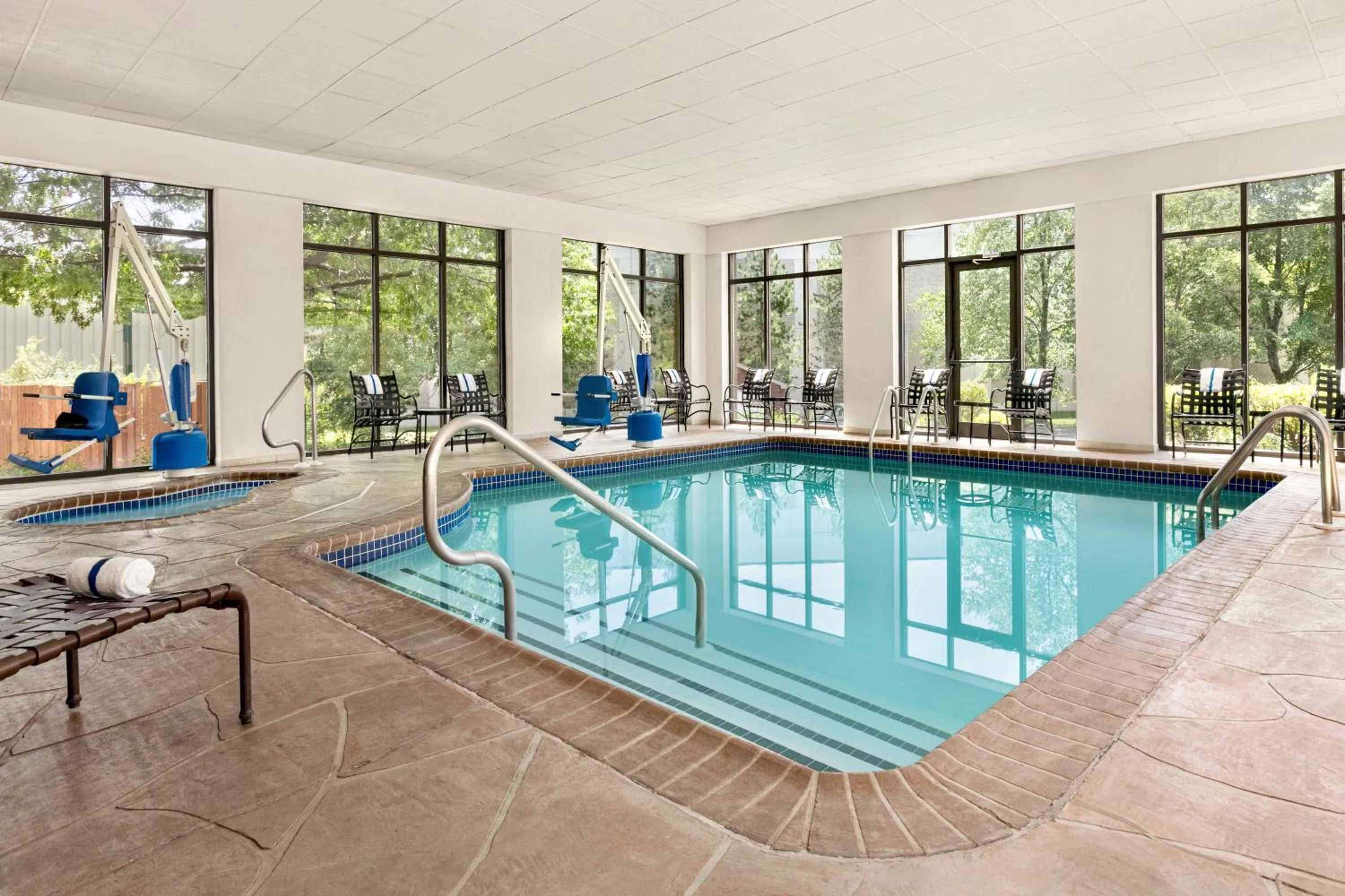Swimming pool in Hampton Inn Washington-Dulles International Airport South